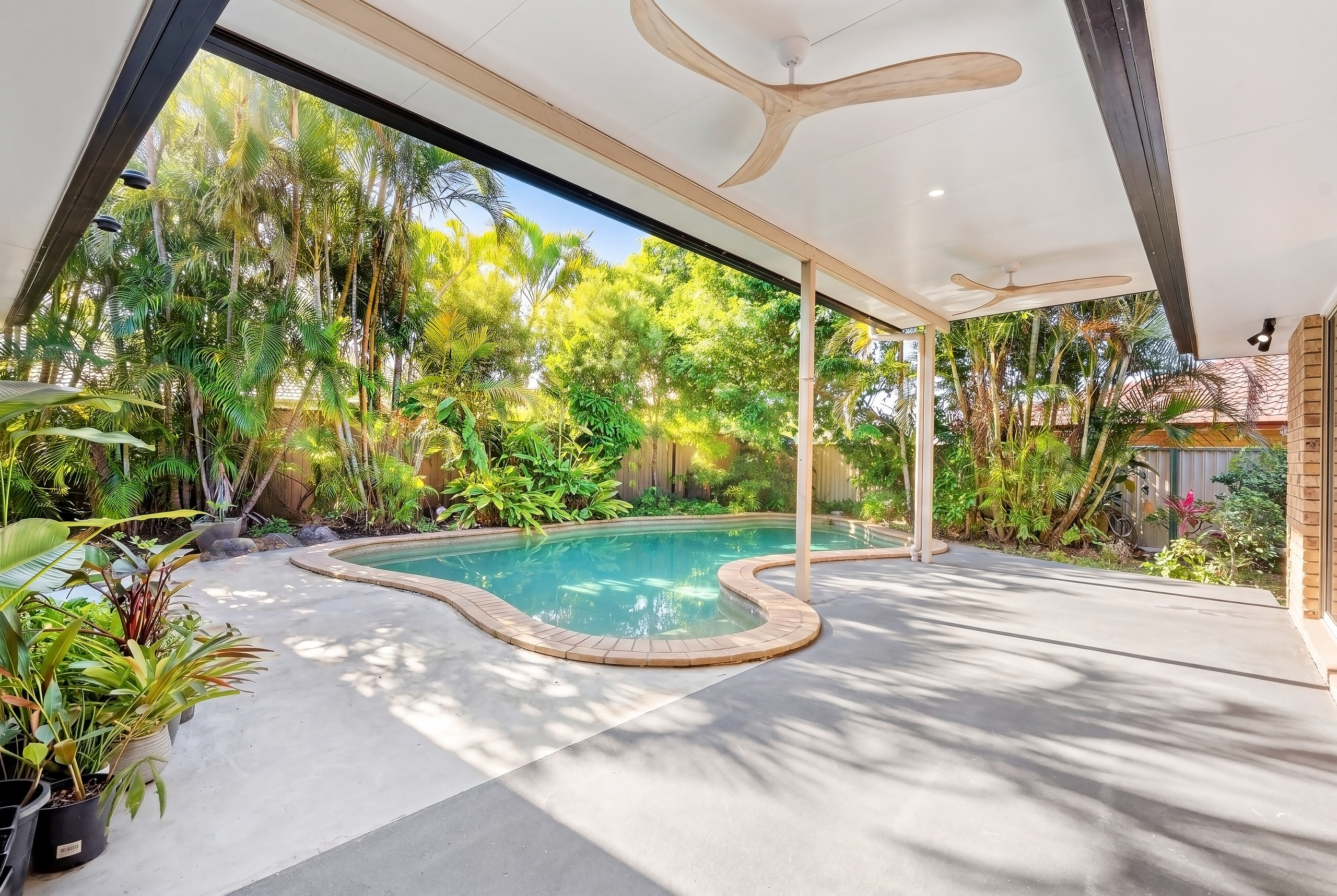 5 SUGARLEAF COURT, Burleigh Waters QLD 4220 - Image 2