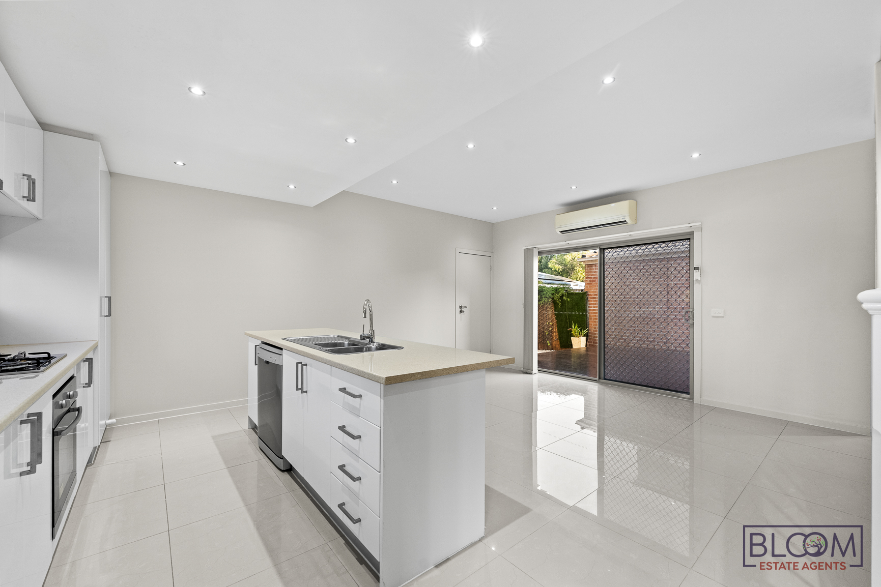 UNIT 1 43 WESTMEADOWS LANE, Truganina VIC 3029 - Image 5