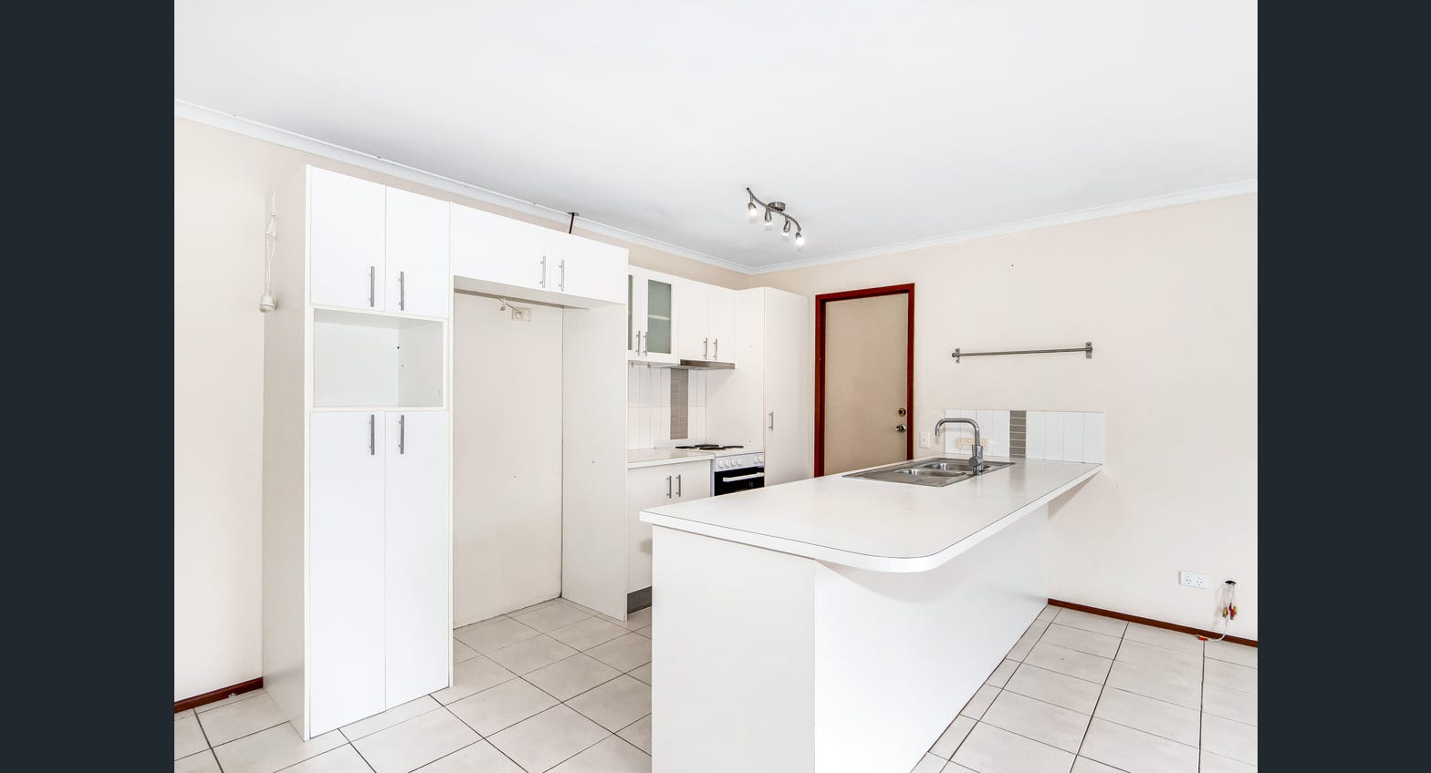 2/5 Inchcape Court, Ashmore, QLD 4214 - Image 2