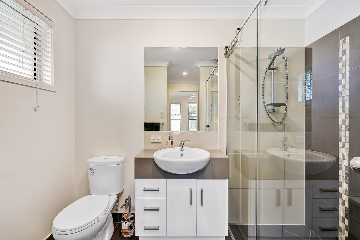 5 MARK AVENUE, Toogoom QLD 4655 - Image 8