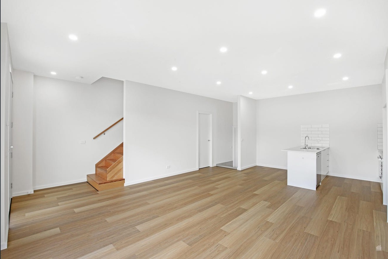 33 GLISTEN WAY, Craigieburn VIC 3064 - Image 3