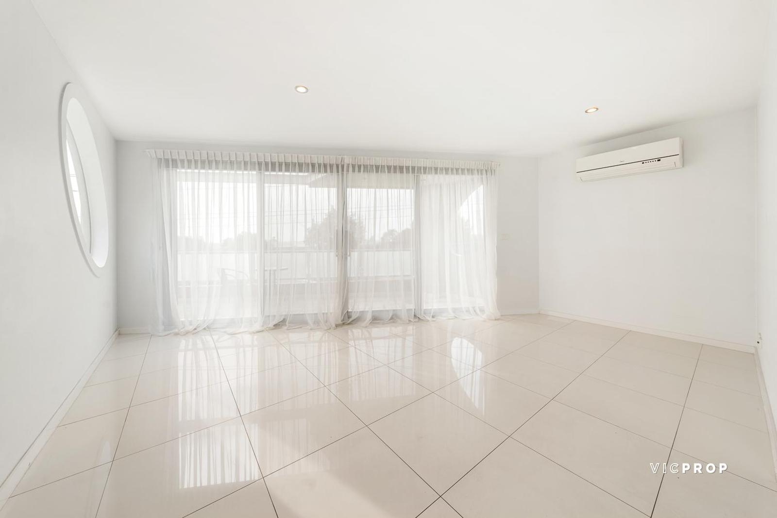 2/28 Millers Road, Brooklyn, VIC 3012 - Image 3