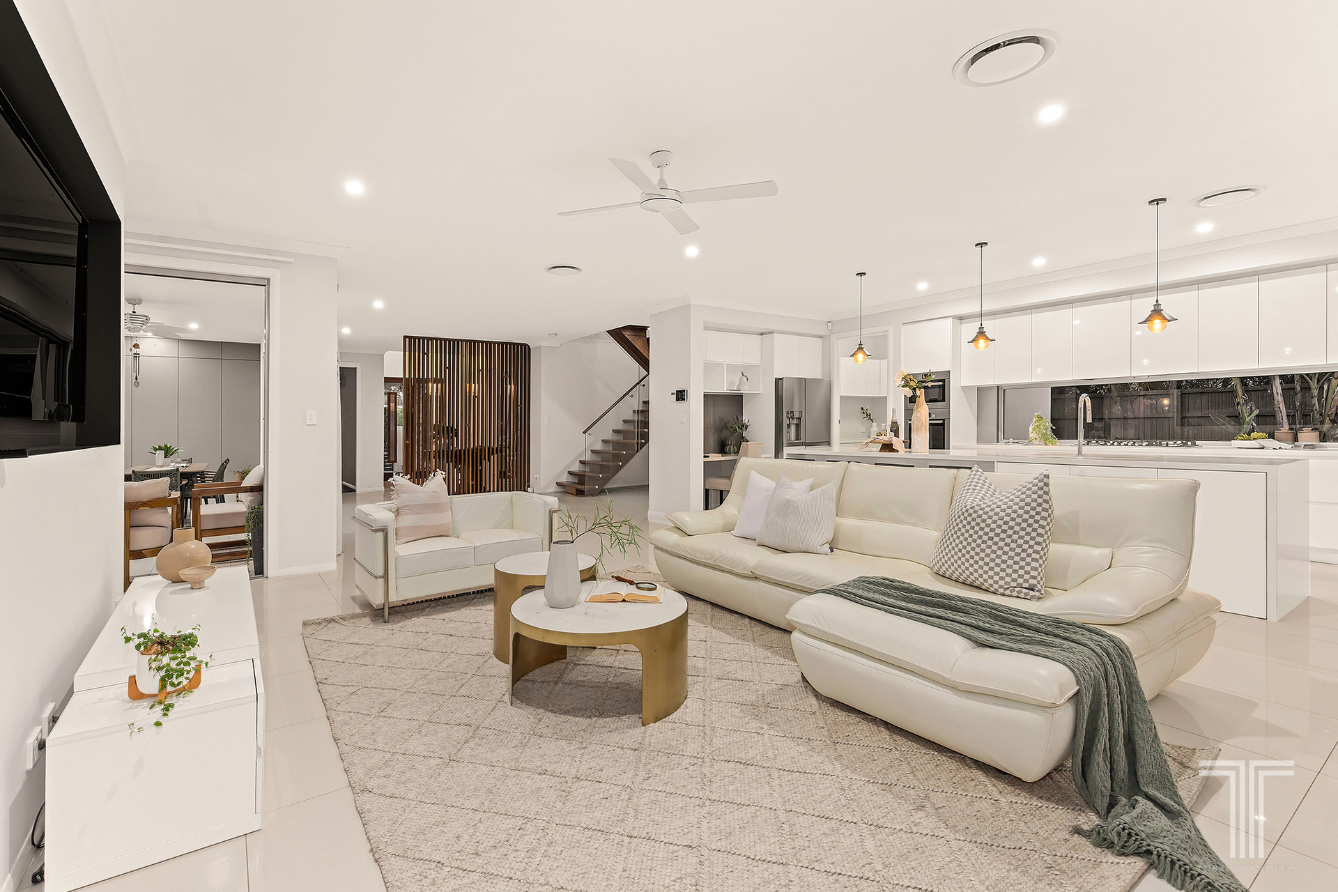 21 Lydia Place, Gumdale, QLD 4154 - Image 1