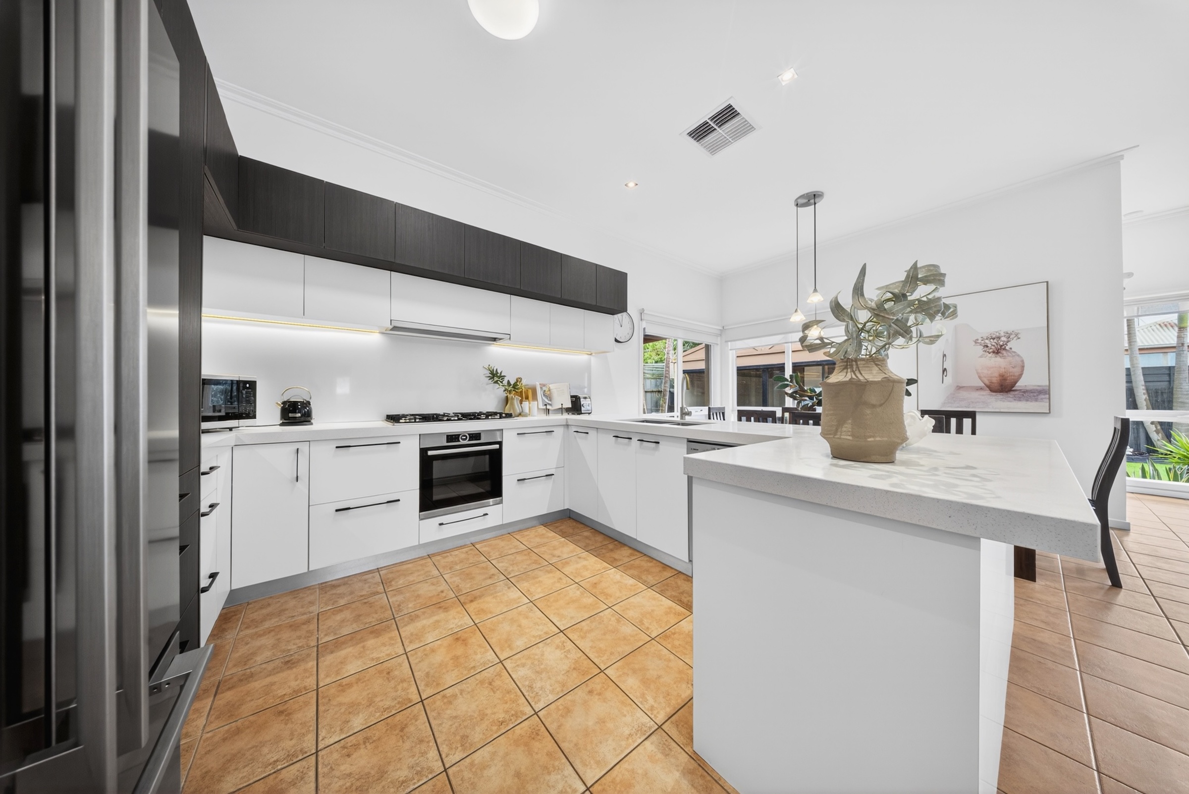 5-bedroom house at 31 Tamar Grove, Oakleigh, VIC 3166, Monash, Victoria