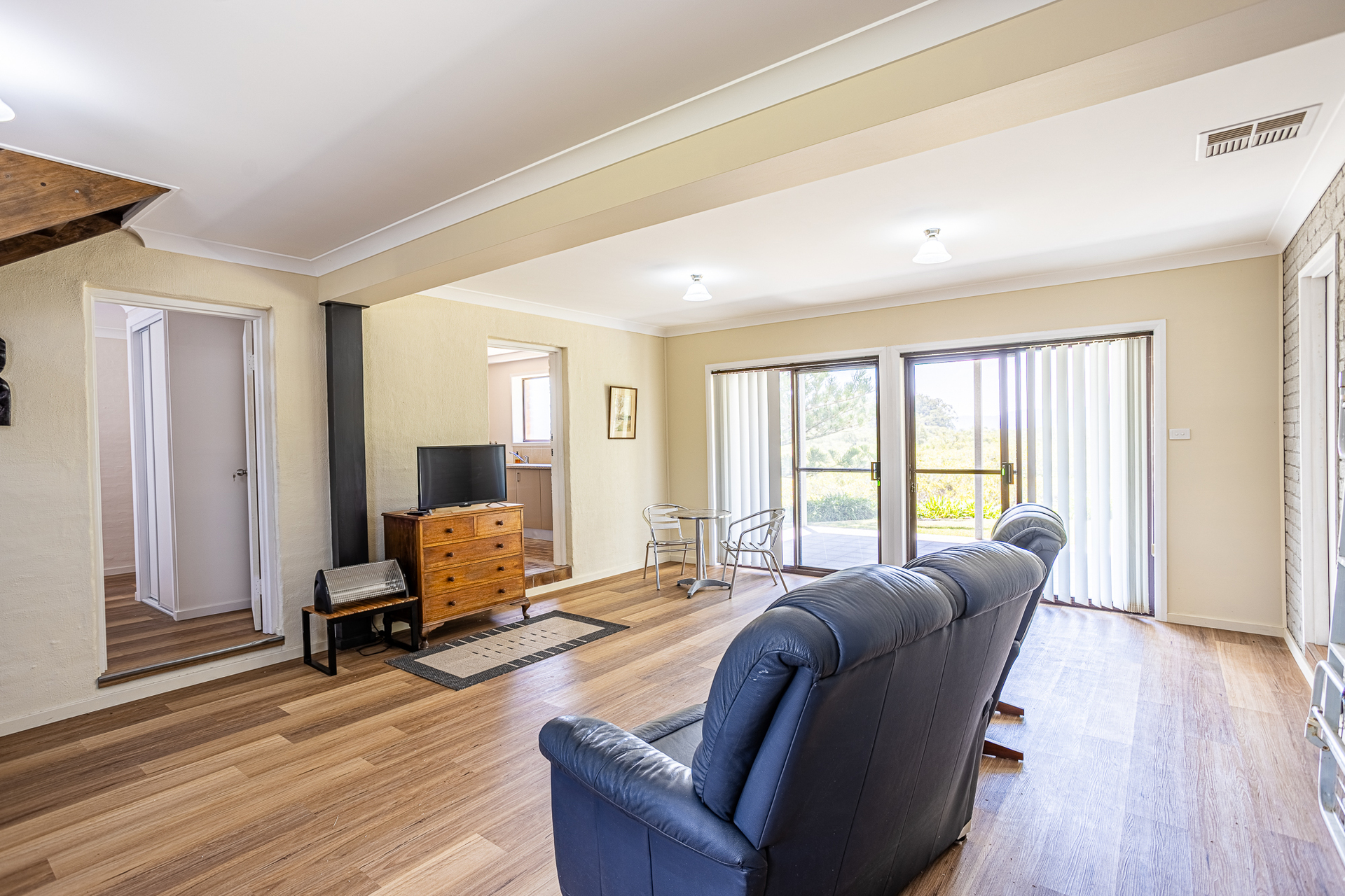 6-bedroom house at 16 Franklin Street, Karuah, NSW 2324, Mid-Coast, New South Wales