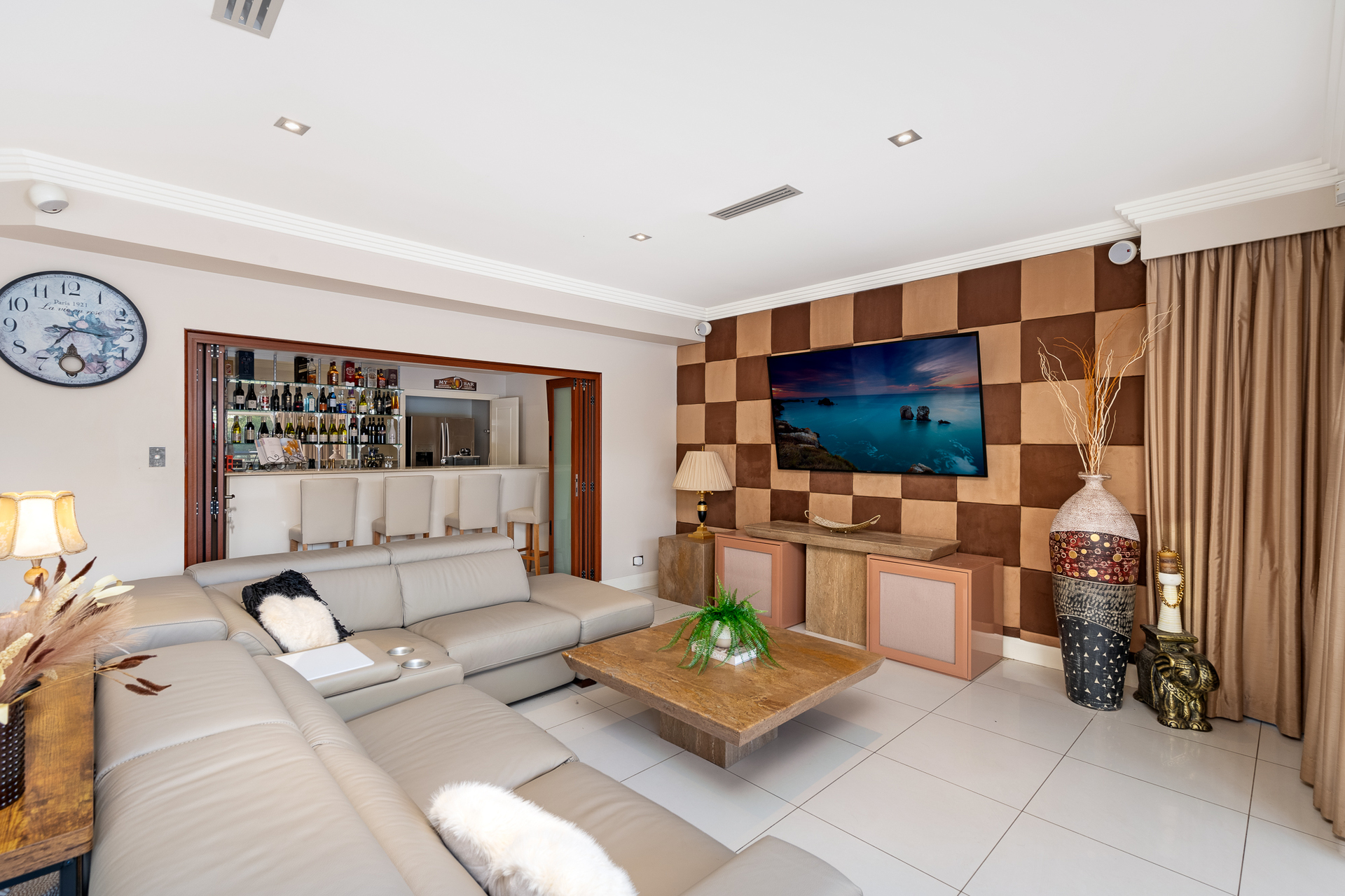 6-bedroom house at 38 PORTRUSH CRESCENT, Luddenham NSW 2745, Liverpool, New South Wales