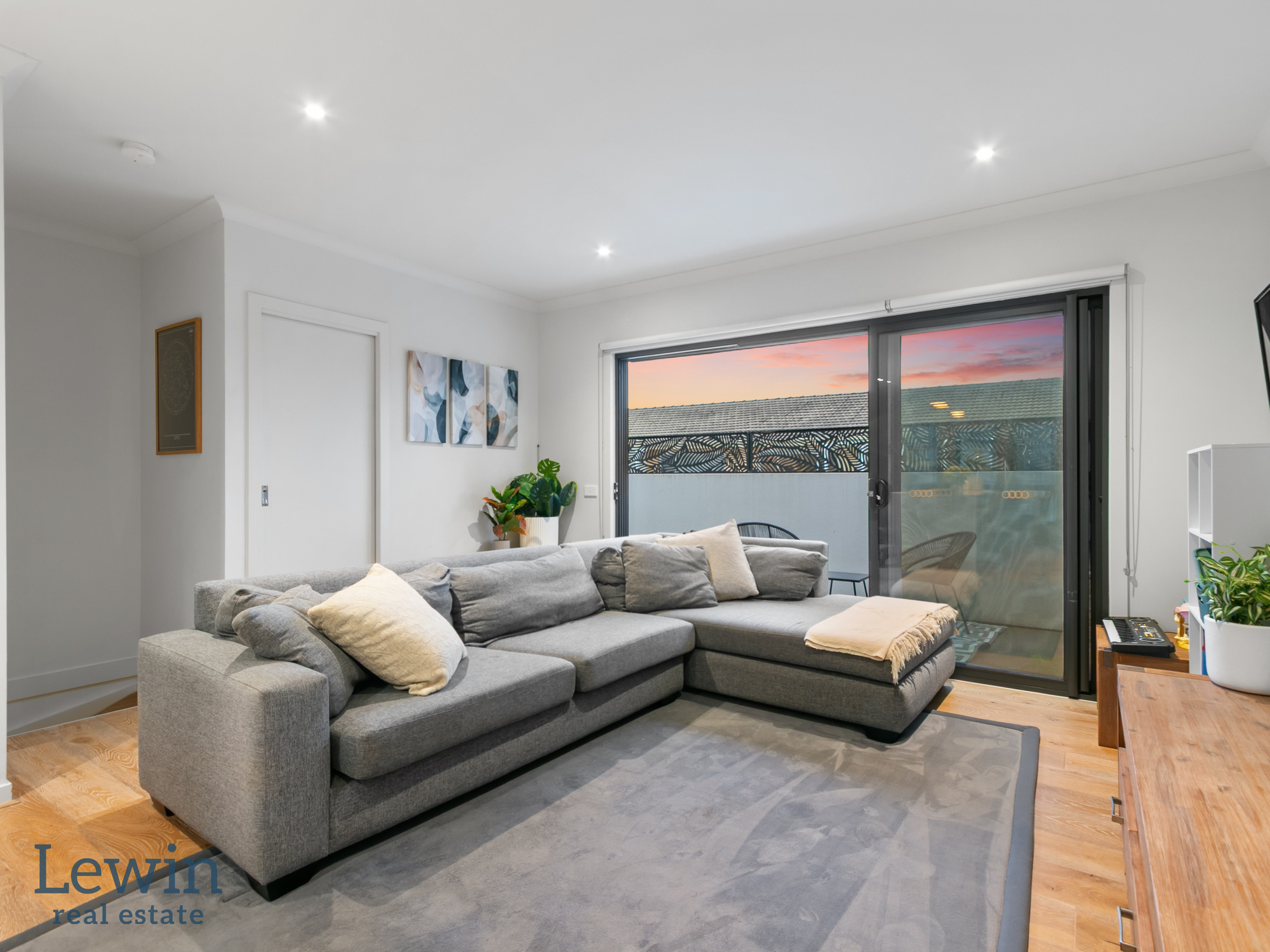 2 3 STATION STREET, MENTONE VIC 3194 - Image 2