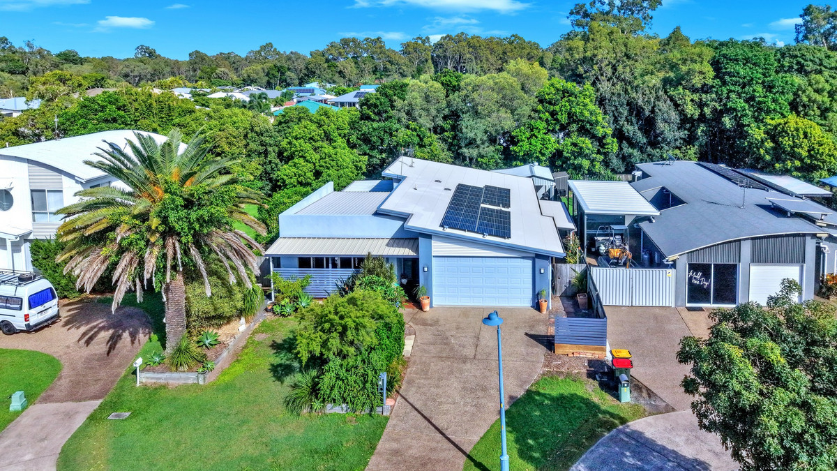 8 AQUA COURT, Toogoom QLD 4655 - Image 2