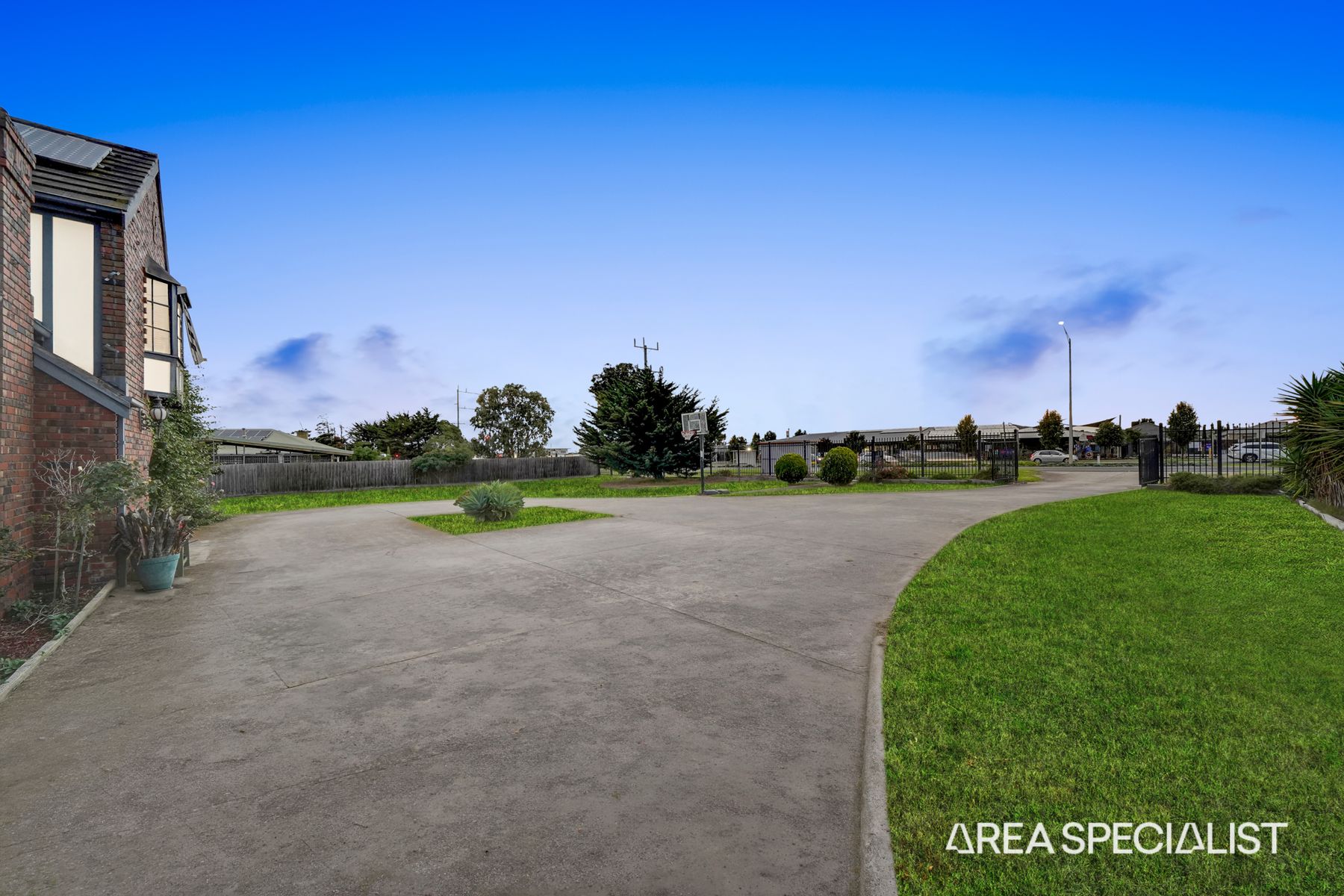 645 TARNEIT ROAD, Hoppers Crossing VIC 3029 - Image 4