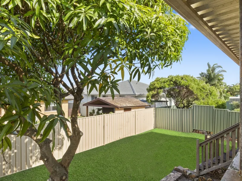 222 BENOWA ROAD, Benowa QLD 4217 - Image 1