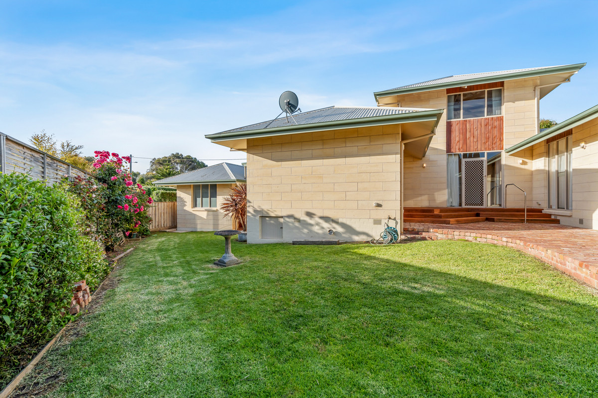 3-bedroom house at 1/7 Regent, Port Fairy, Vic, 3284, Moyne, Victoria