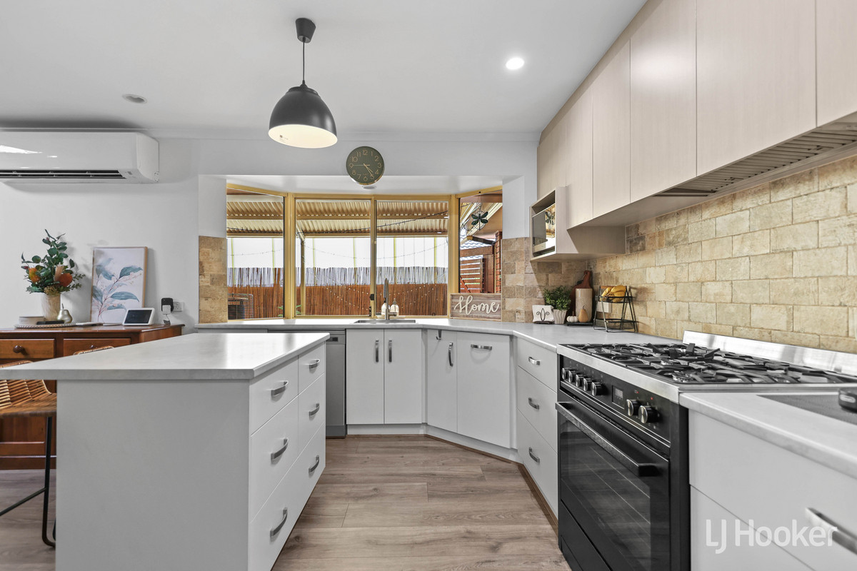 10 Lachlan Drive, Craigmore, SA 5114 - Image 7