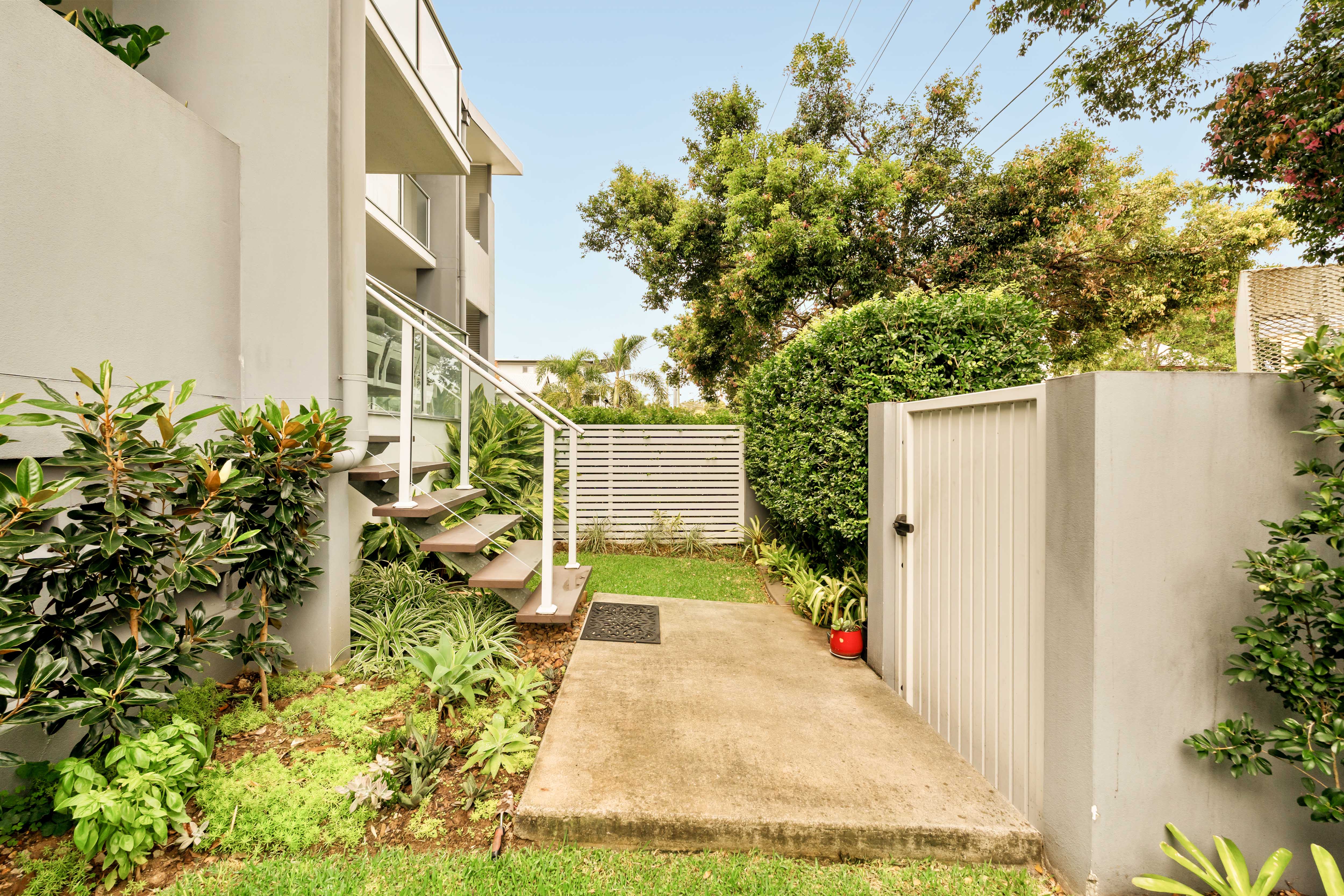 3-bedroom unit at 2/30 Second Avenue, Sandgate, Qld, 4017, Brisbane, Queensland