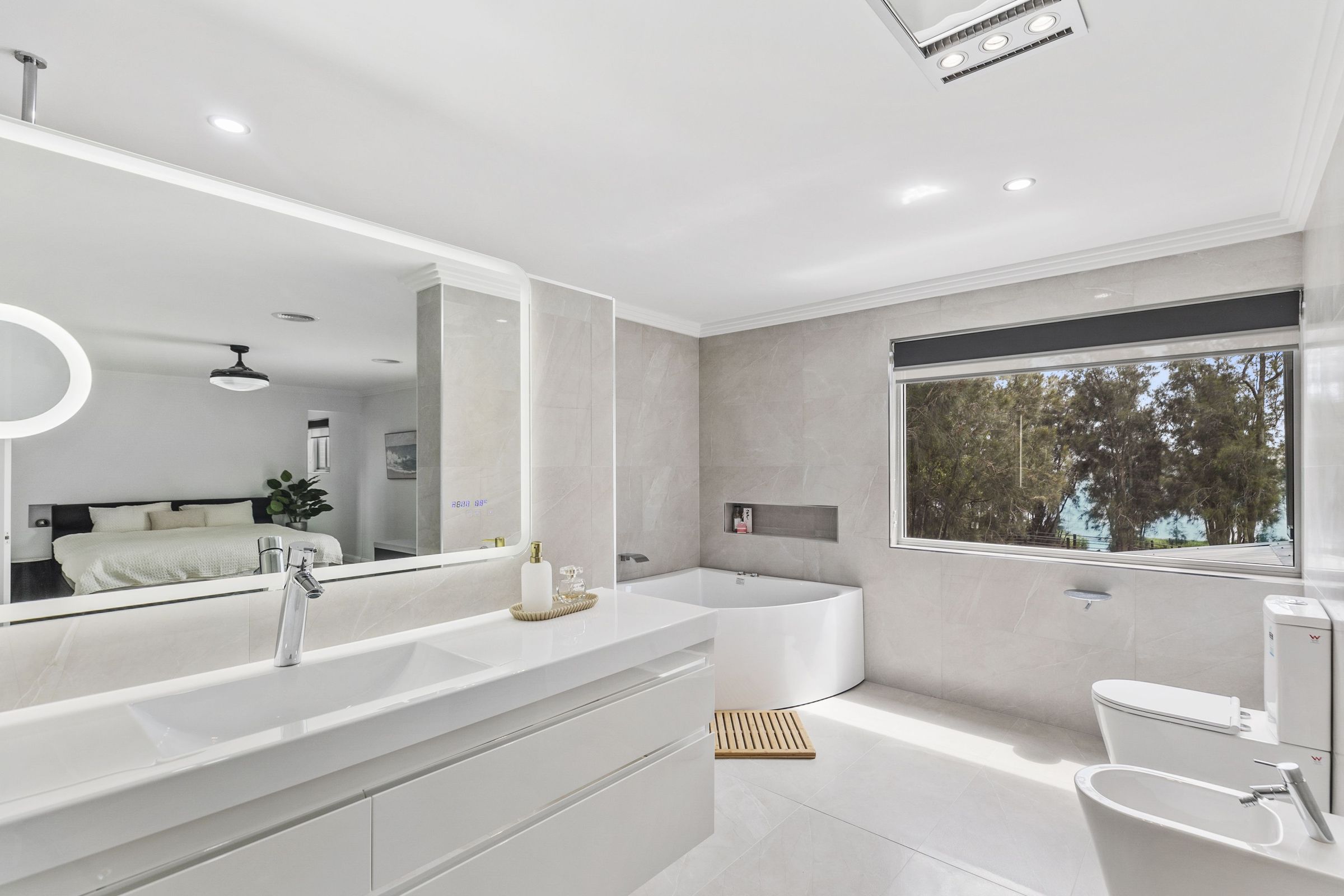 59 LAKEDGE AVENUE, Berkeley Vale NSW 2261 - Image 6