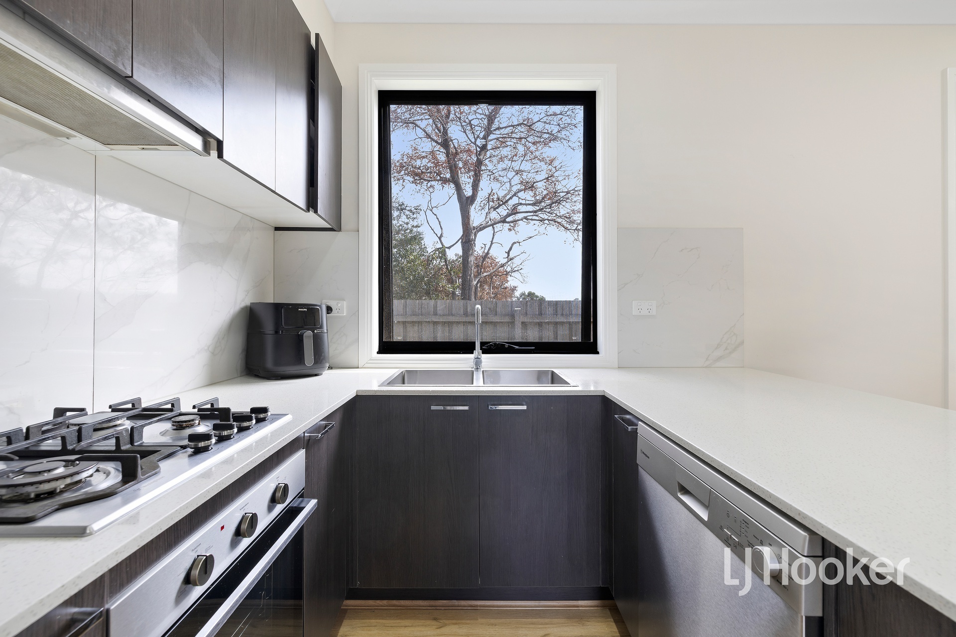 2 29 WILLOW DRIVE, HAMPTON PARK VIC 3976 - Image 3