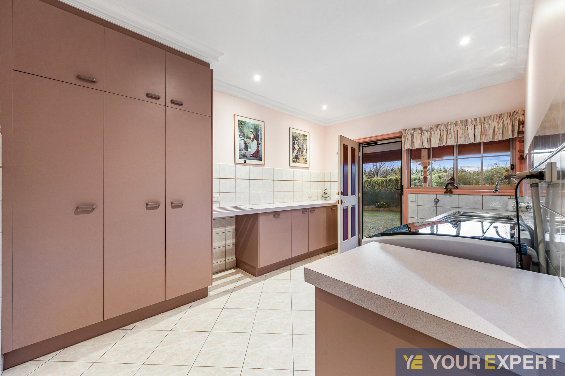 17-18 Gordon Close, Narre Warren South, Vic, 3805 - Image 6