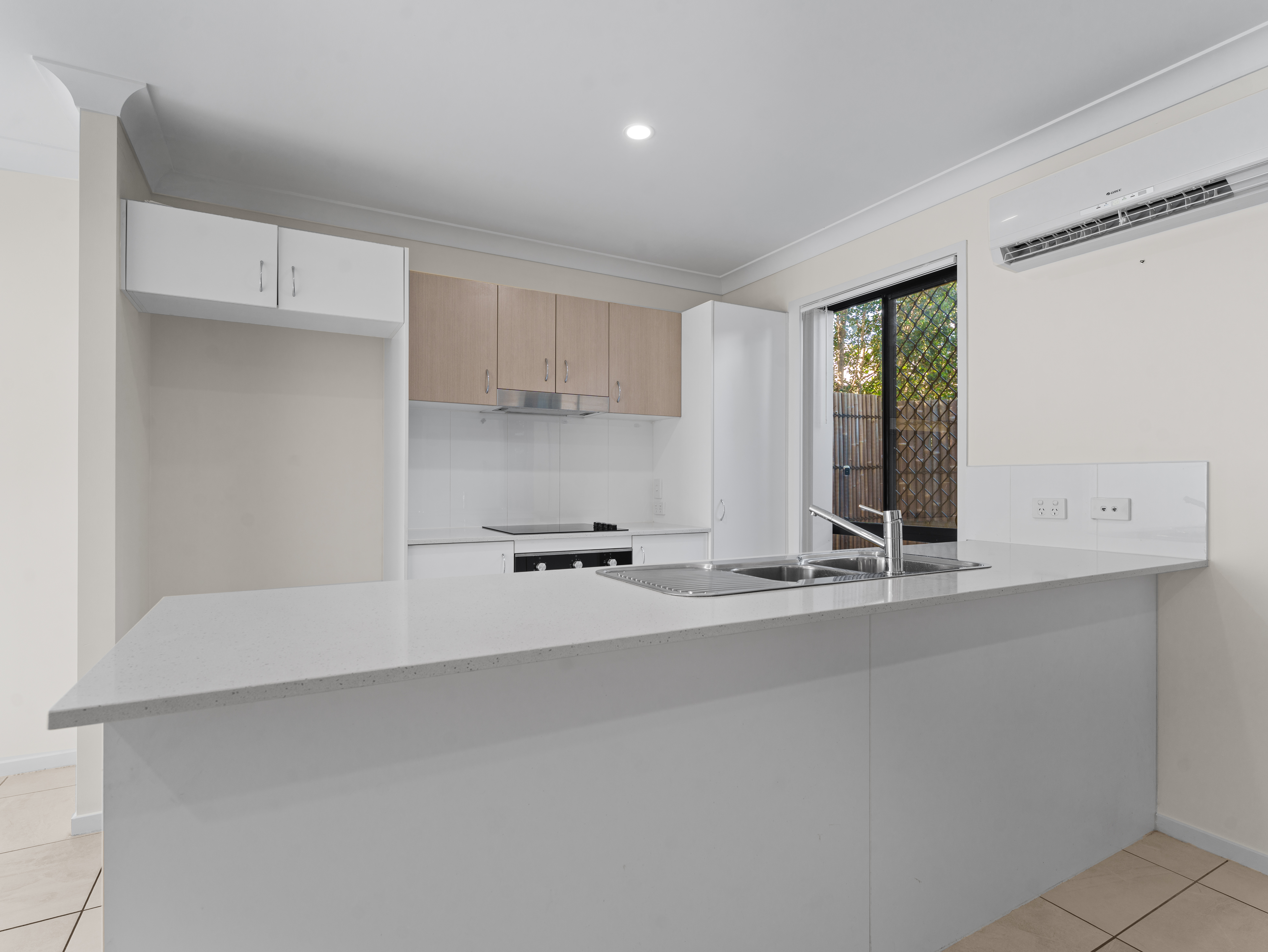 14/8-12 Wattlebrush Court, Park Ridge, Qld, 4125 - Image 2