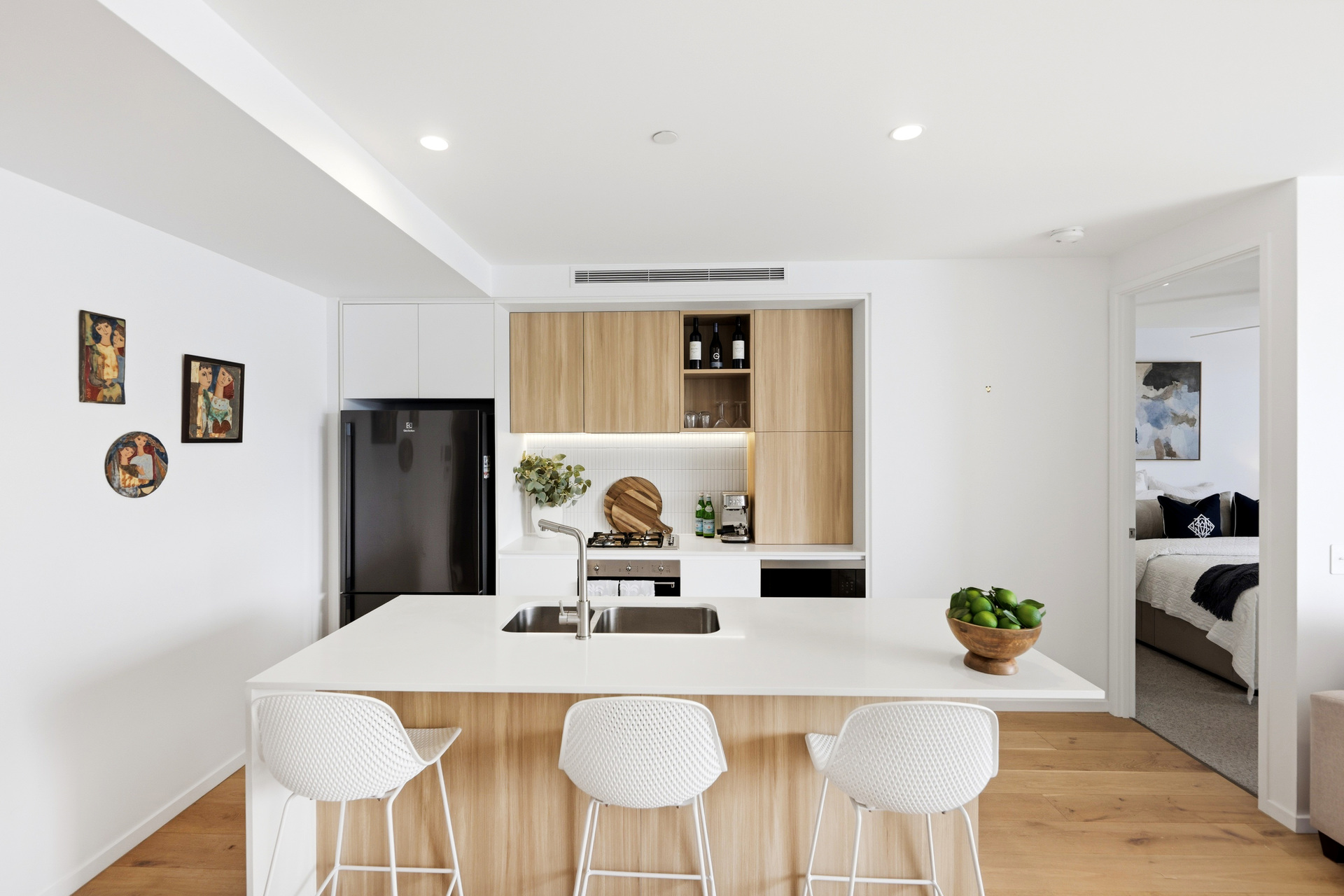 1602/6 Second Avenue, Burleigh Heads, Qld, 4220 - Image 4
