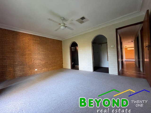 21 MYRTLE STREET, Gilgandra NSW 2827 - Image 4
