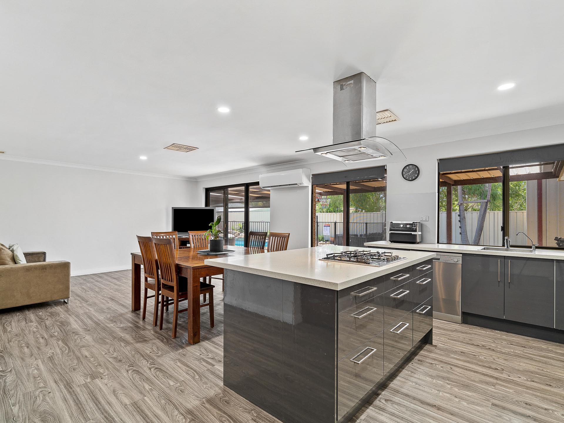 32 Fairway Crescent, Meadow Springs, WA 6210 - Image 7