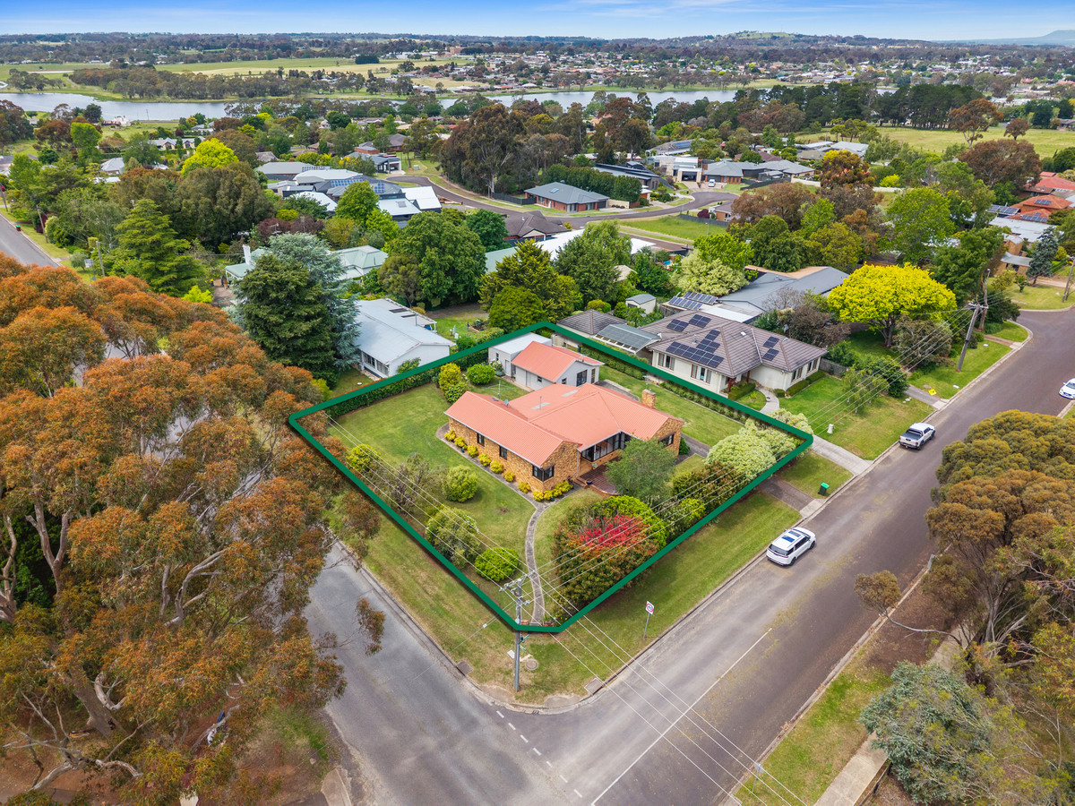 5-bedroom house at 30 Mcarthur Street, Hamilton, Vic, 3300, Southern Grampians, Victoria
