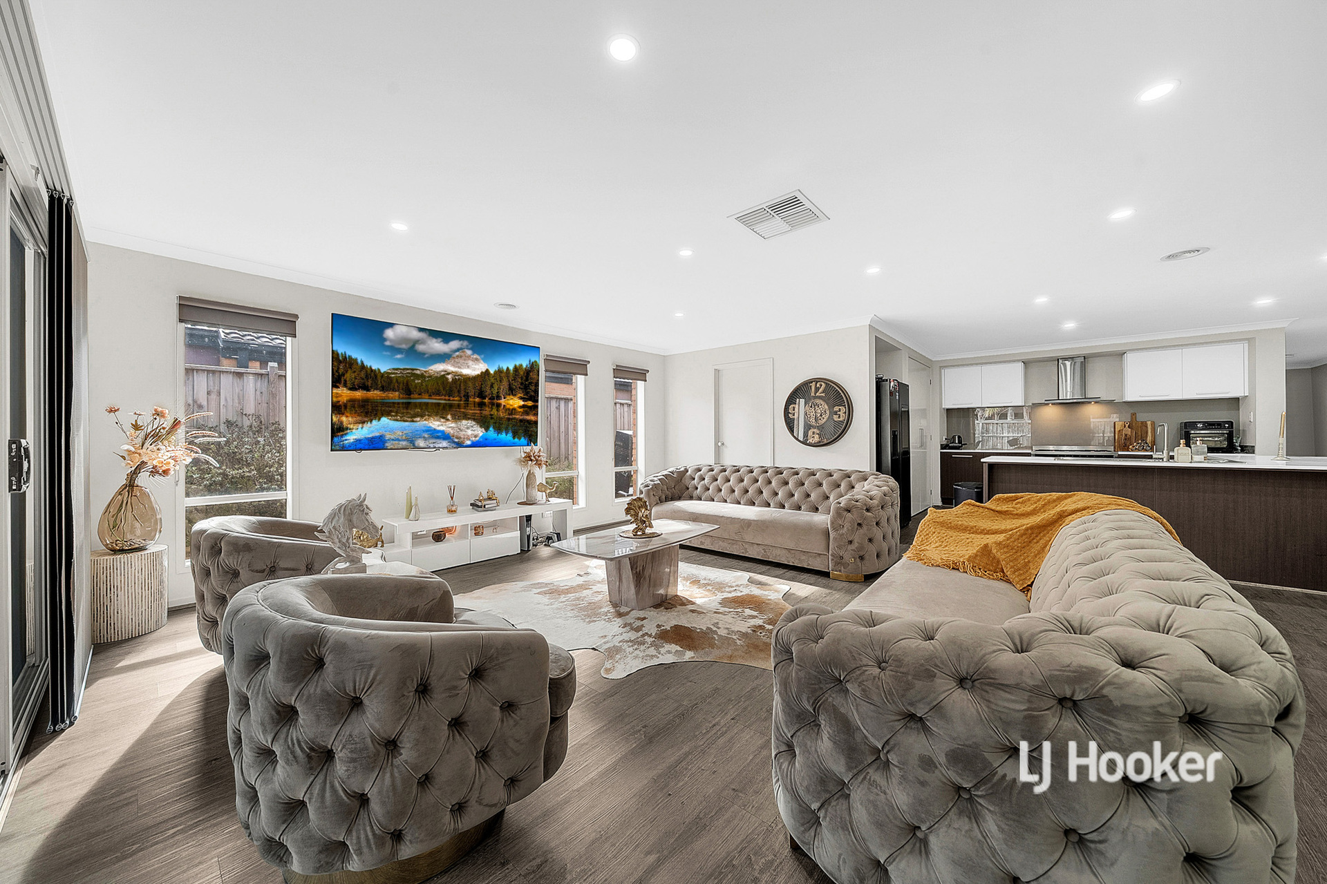 27 DAN MORGAN DRIVE, Cranbourne East VIC 3977 - Image 6