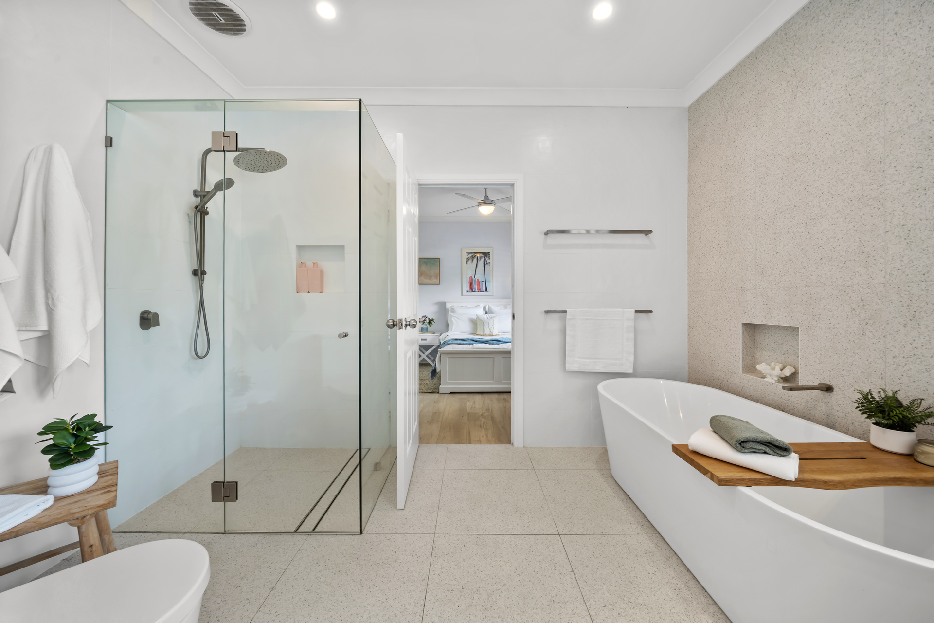 5-bedroom house at 9 Sundowner Court, Mermaid Waters, QLD 4218, Gold Coast, Queensland