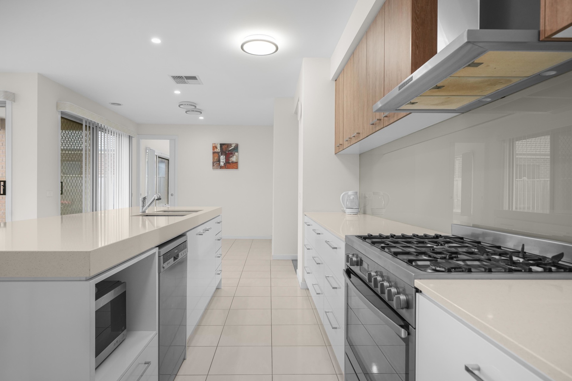 35 PARAMOUNT BOULEVARD, Wyndham Vale VIC 3024 - Image 6