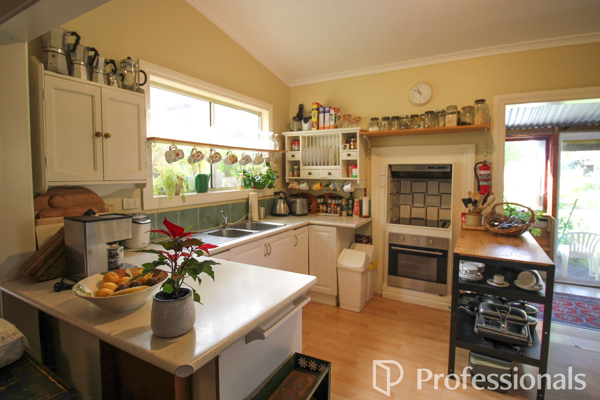 129 Commercial Road, Yarram, VIC 3971 - Image 3