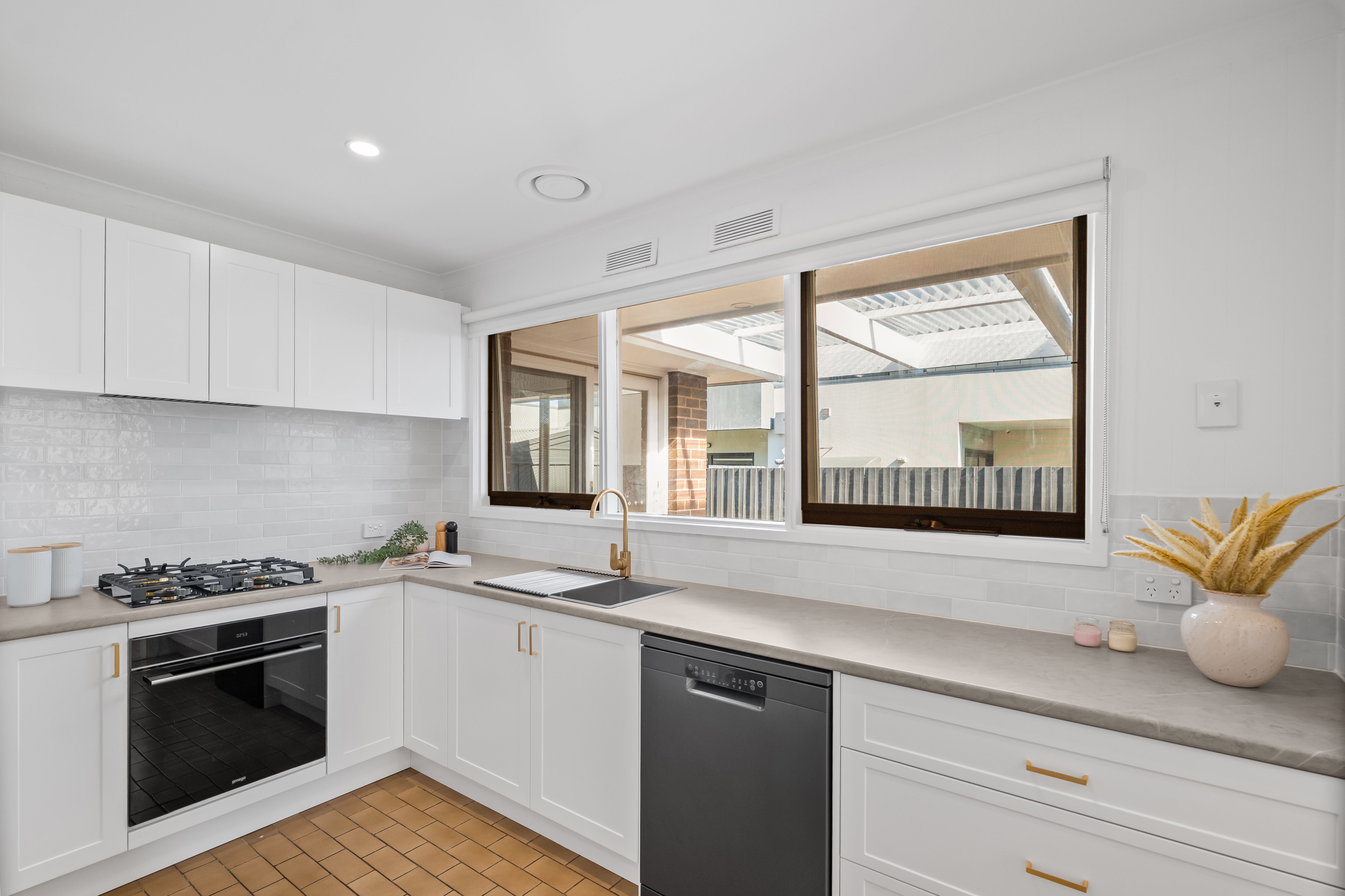 35 PEPPERCORN PARADE, Epping VIC 3076 - Image 4