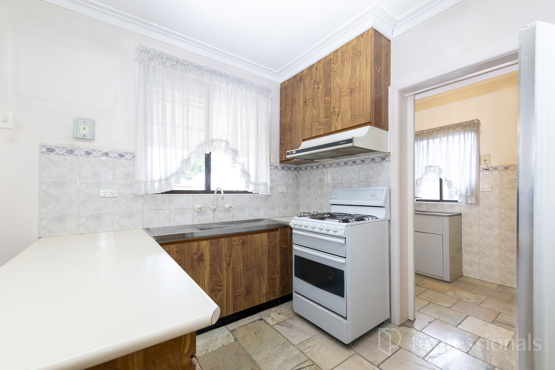 16 Simpson Street, Sunshine North, VIC 3020 - Image 5