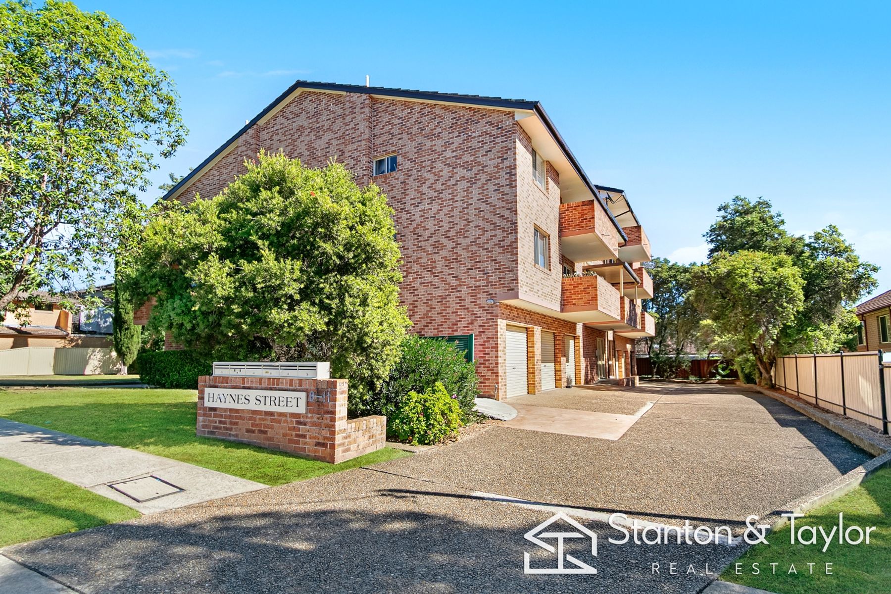 8 9 HAYNES STREET, PENRITH NSW 2750 - Image 1
