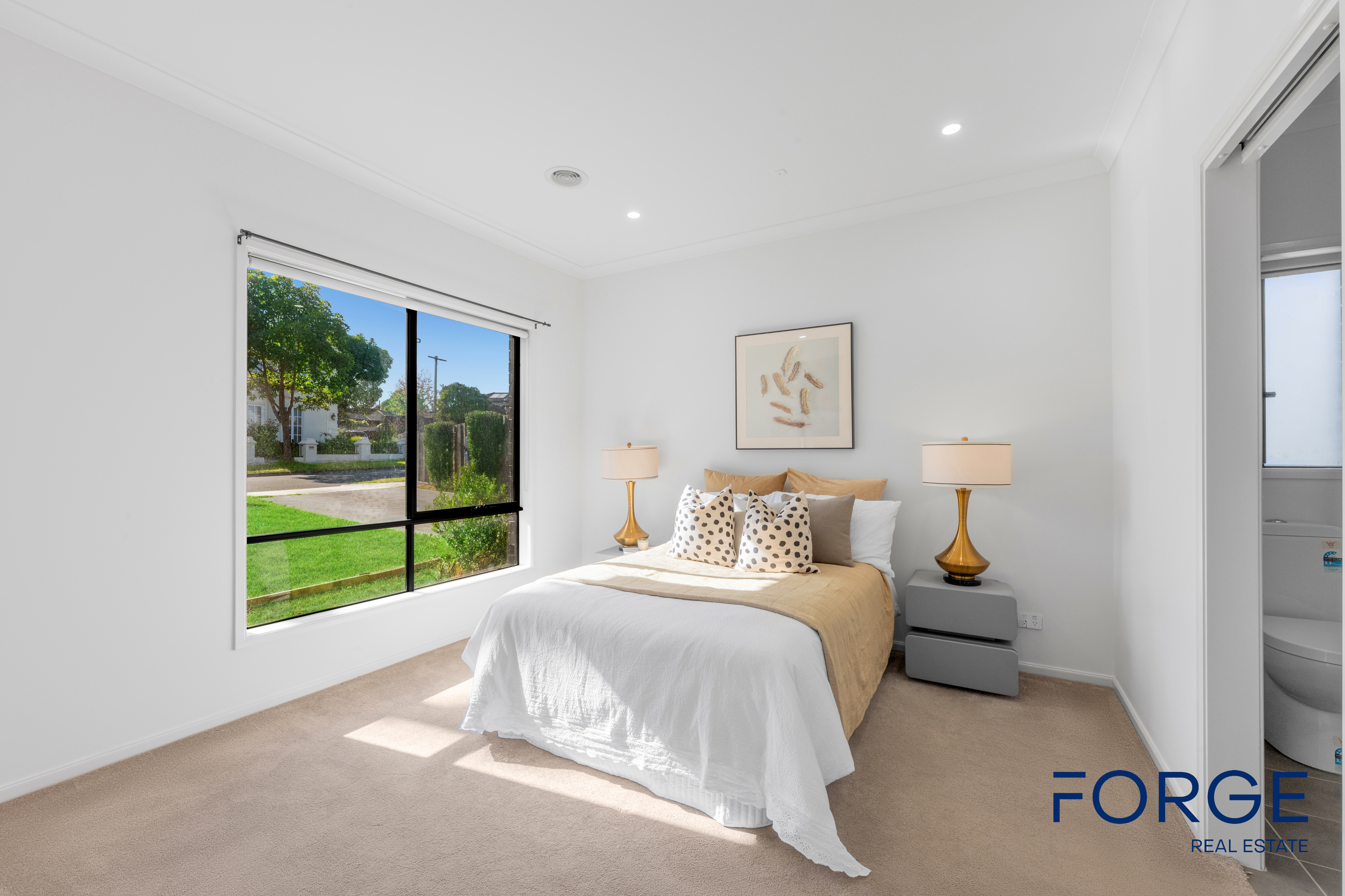 4-bedroom unit at UNIT 1 129 WINDELLA CRESCENT, Glen Waverley VIC 3150, Monash, Victoria