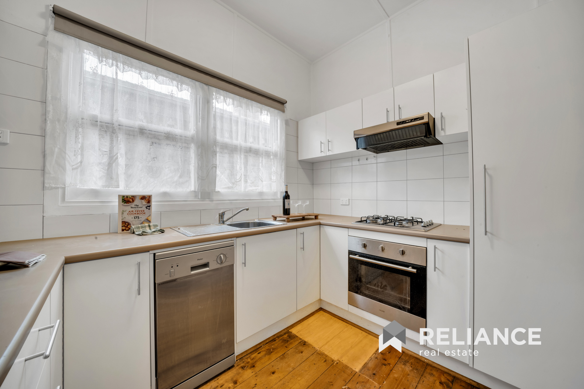 3-bedroom unit at 6A Railway Avenue, Werribee, VIC 3030, Wyndham, Victoria