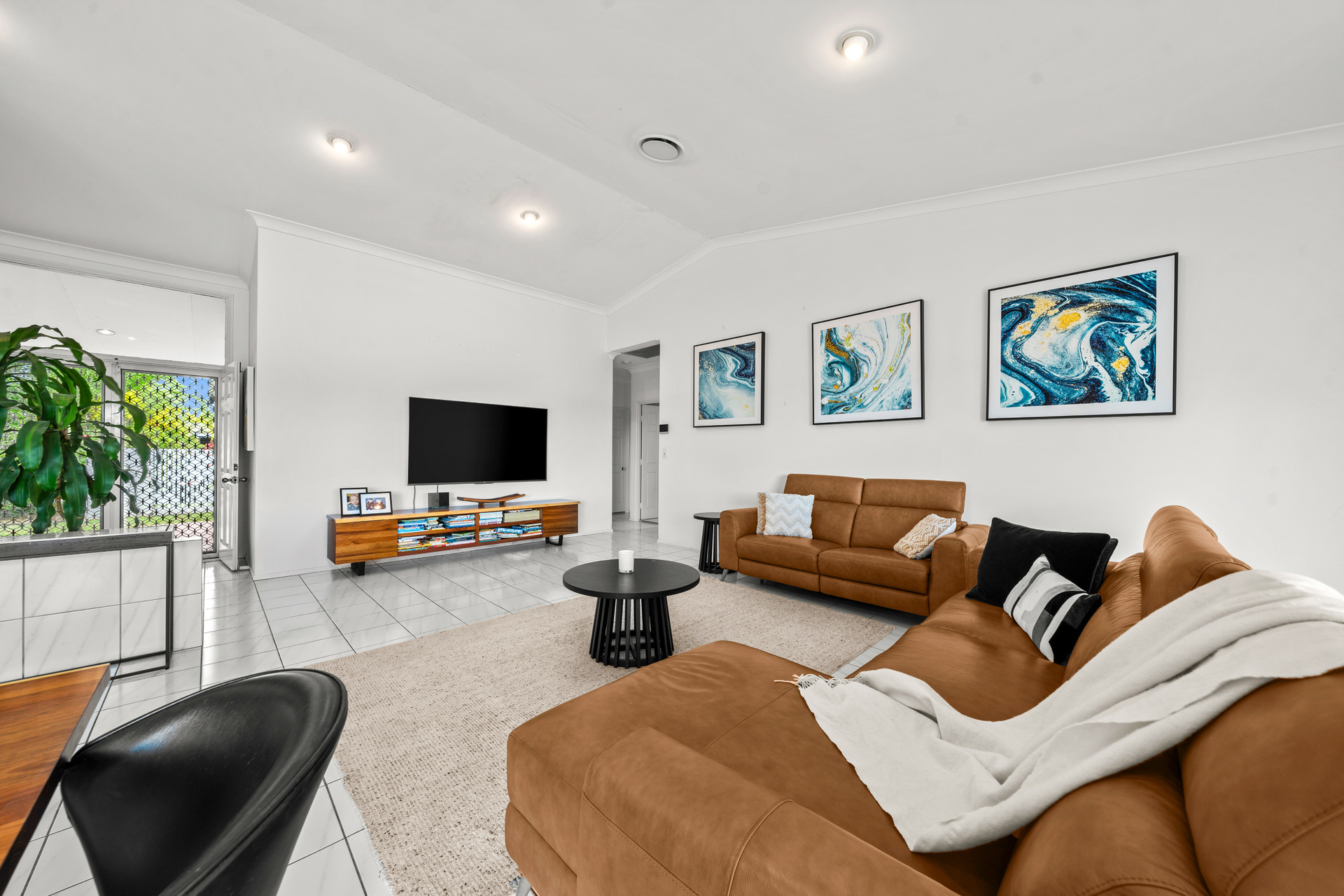 12 WANNEROO COURT, Mermaid Waters QLD 4218 - Image 6