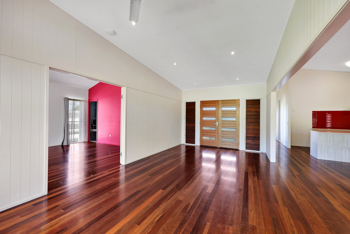 178 KINGFISHER PARADE, Toogoom QLD 4655 - Image 8