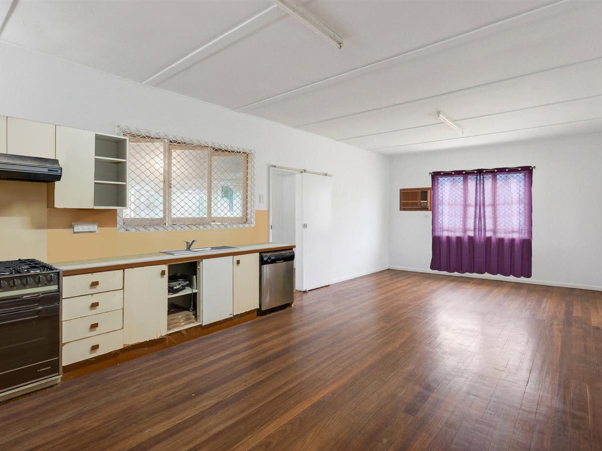 12 BROWN STREET, Woree QLD 4868 - Image 5