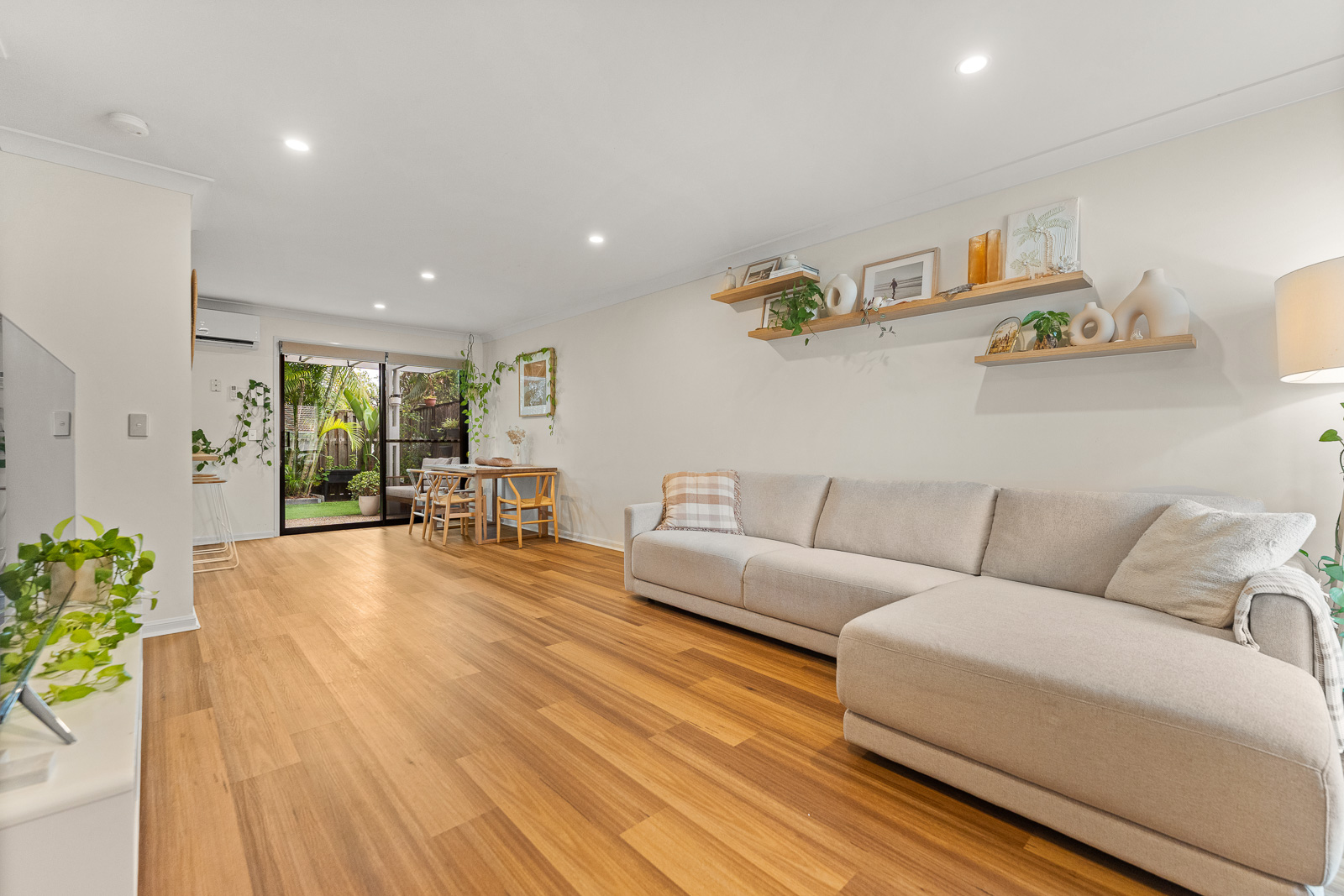 LAKELAND VILLAS 162 10 GHILGAI ROAD, MERRIMAC QLD 4226 - Image 5