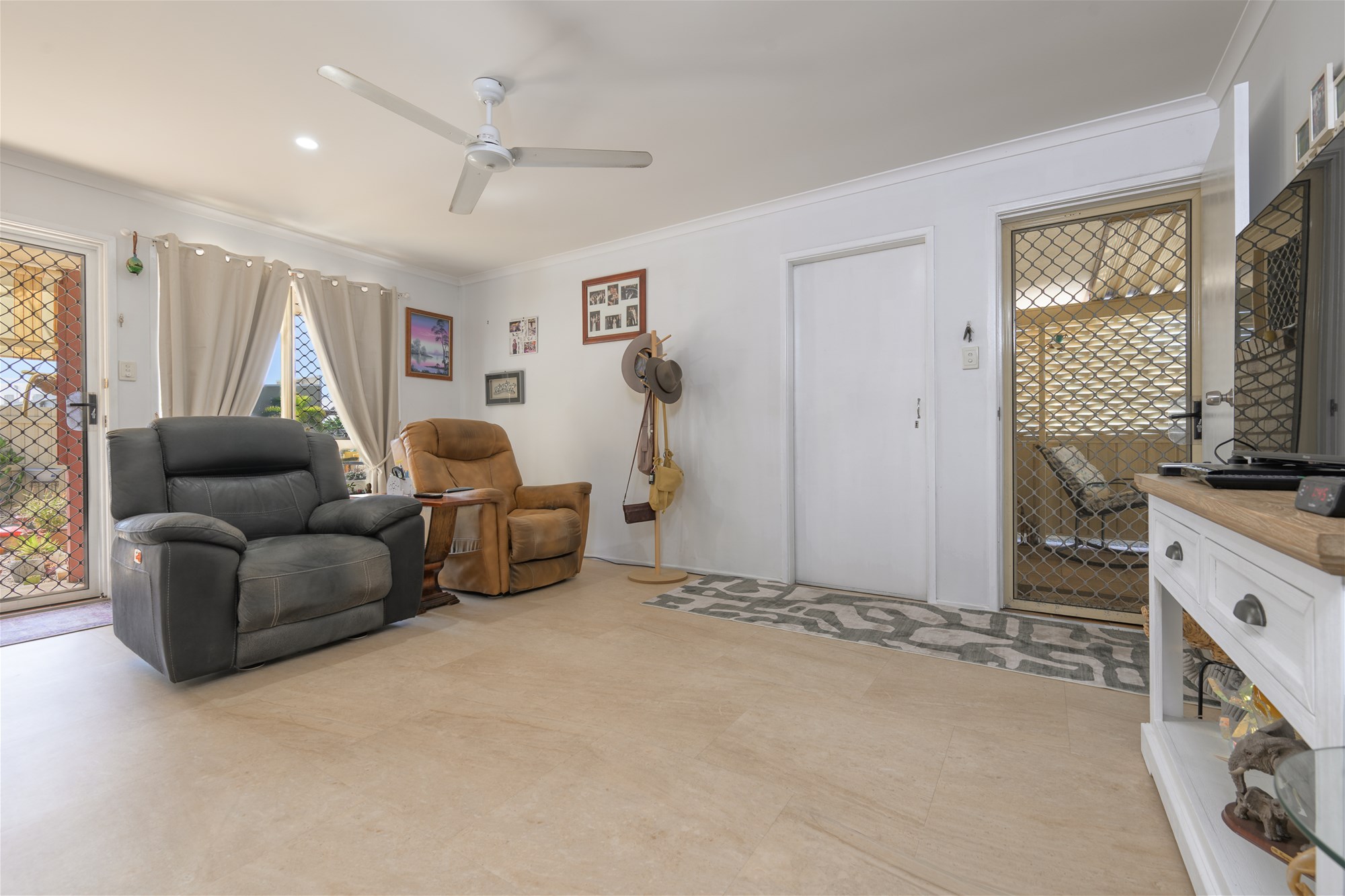 9 SHORT STREET, South Gladstone QLD 4680 - Image 4