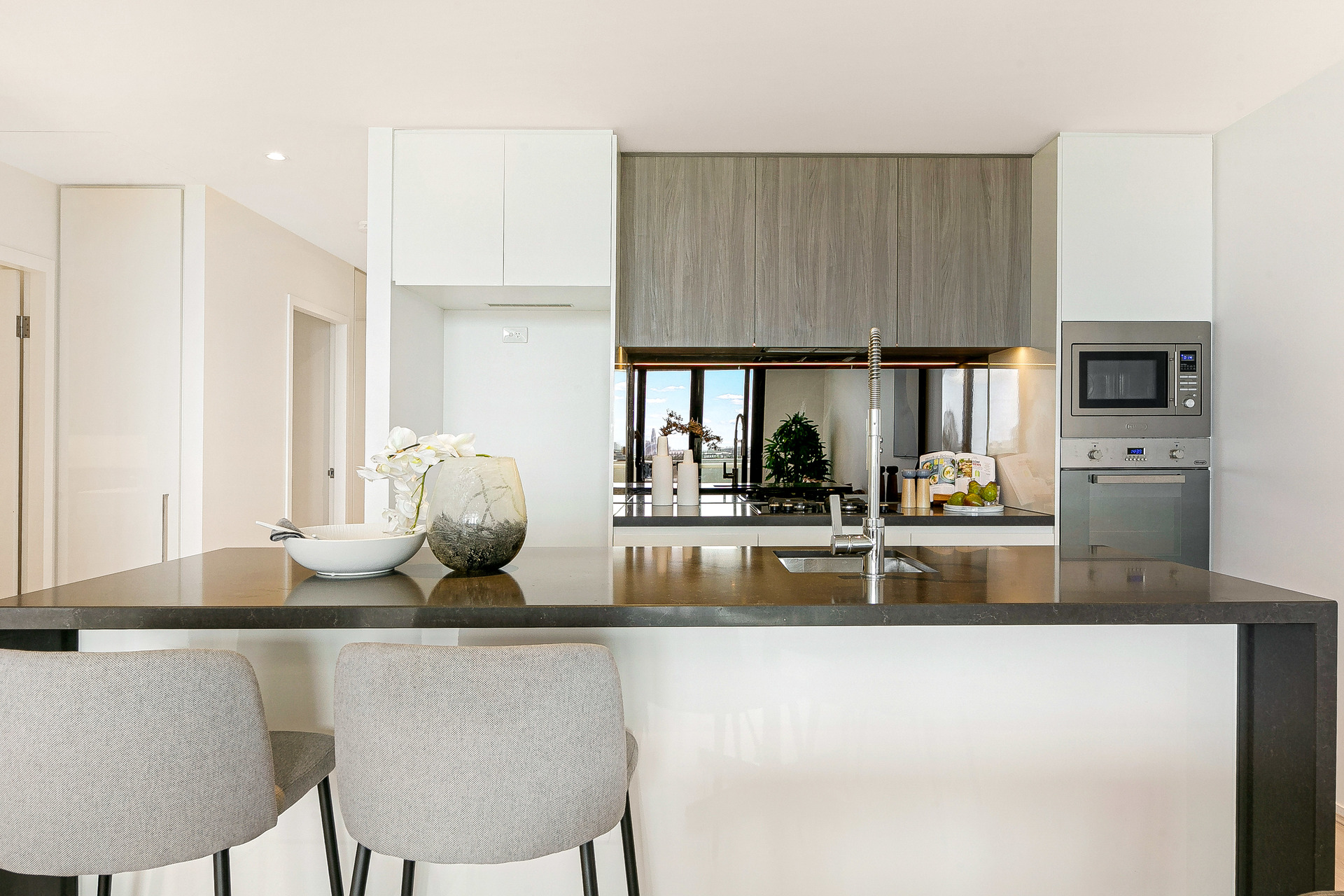 NORTH TOWER 1003 669 GARDENERS ROAD, MASCOT NSW 2020 - Image 4