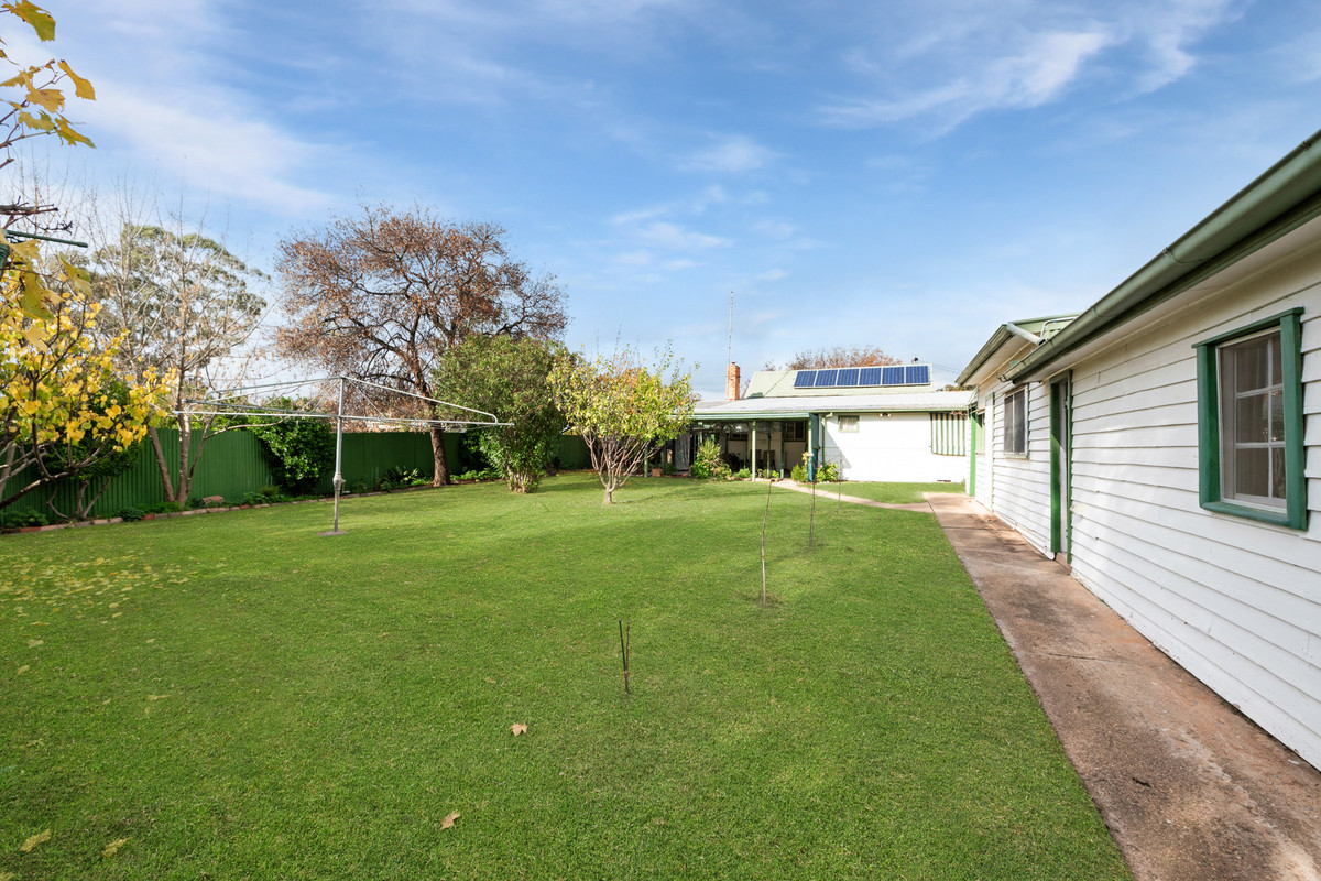 16 Reef Street, Wedderburn, Vic, 3518 - Image 10
