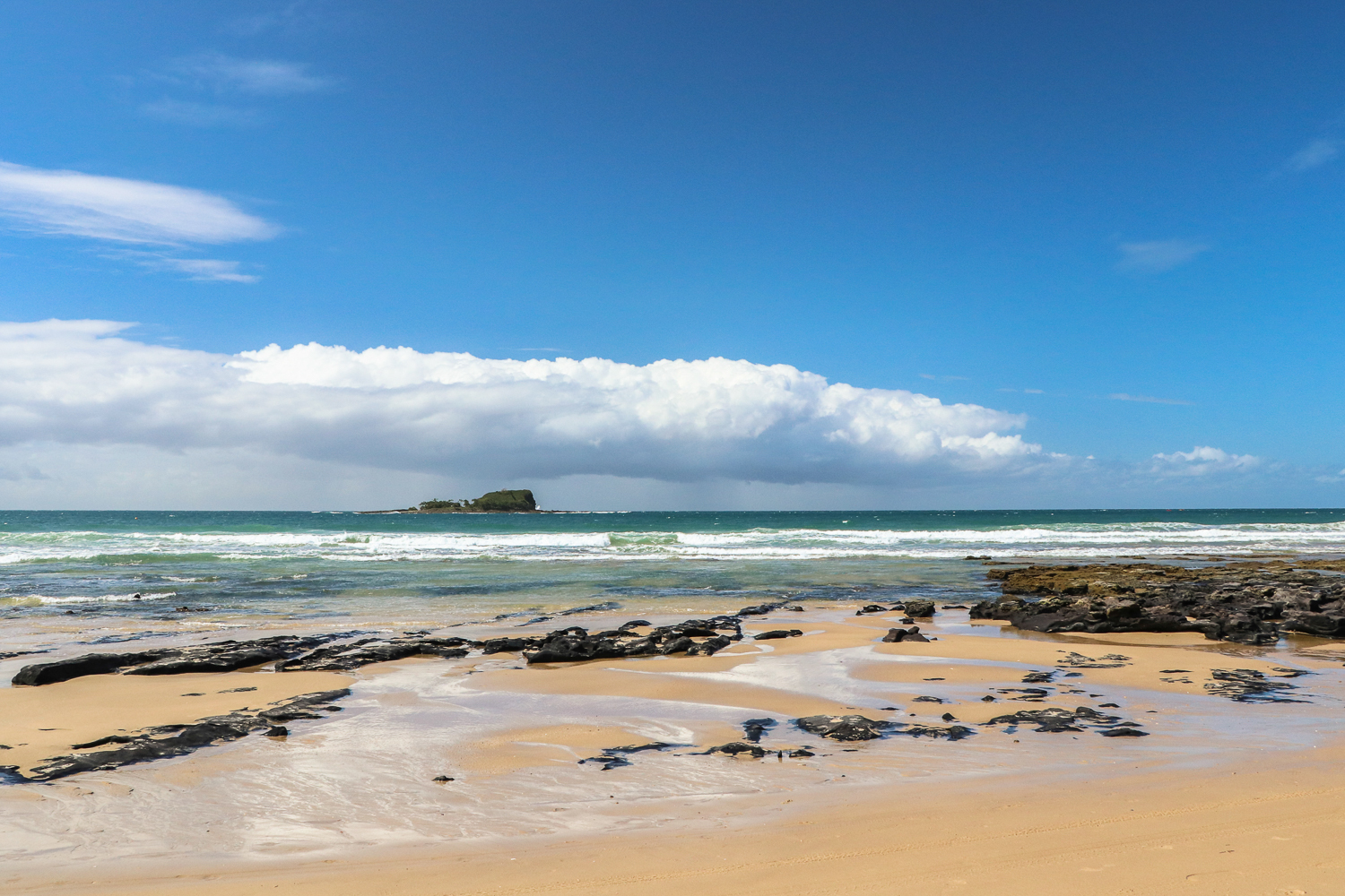 3-bedroom unit at 4/9-11 Mudjimba Beach Road, Mudjimba, QLD 4564, Sunshine Coast, Queensland