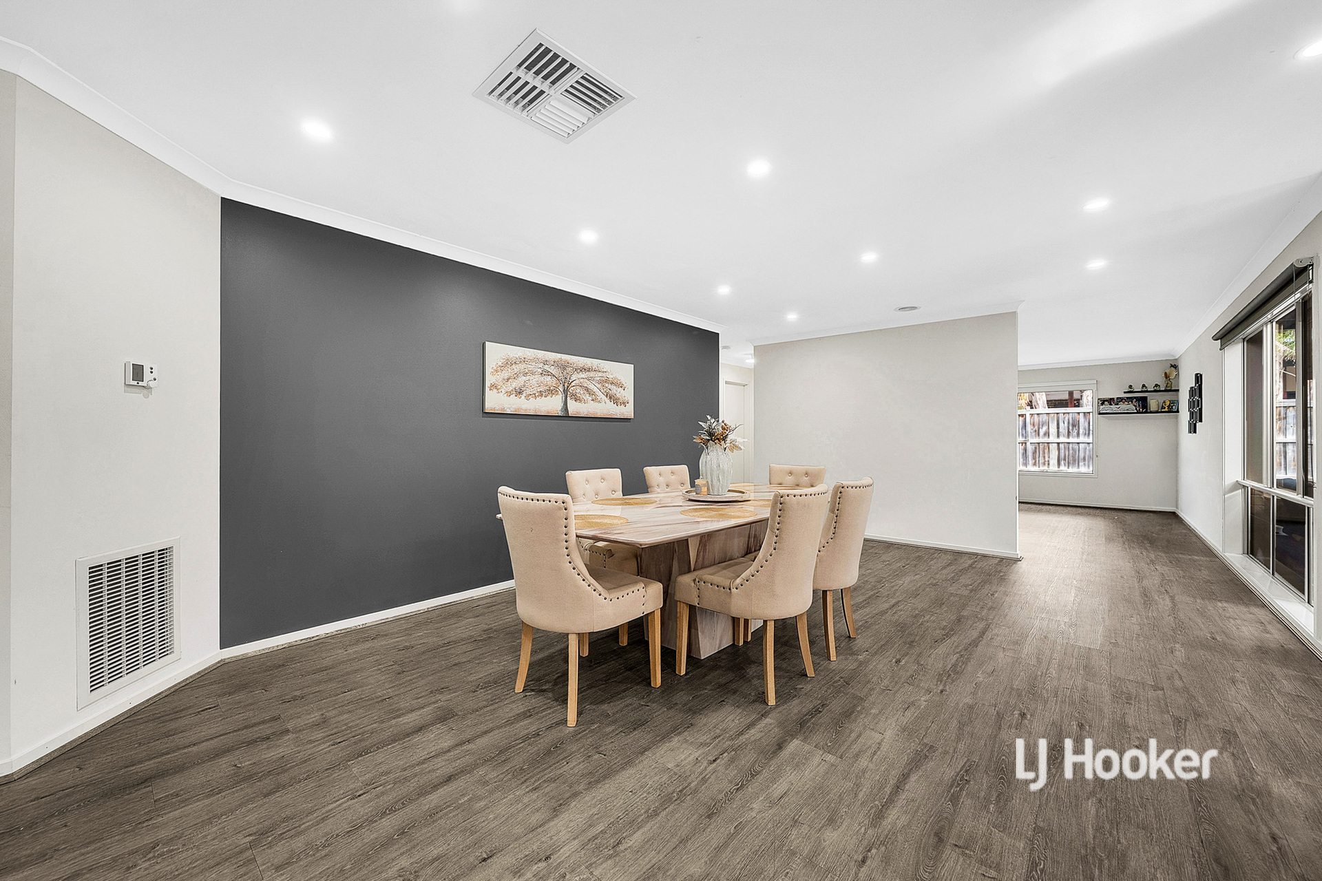 27 DAN MORGAN DRIVE, Cranbourne East VIC 3977 - Image 8