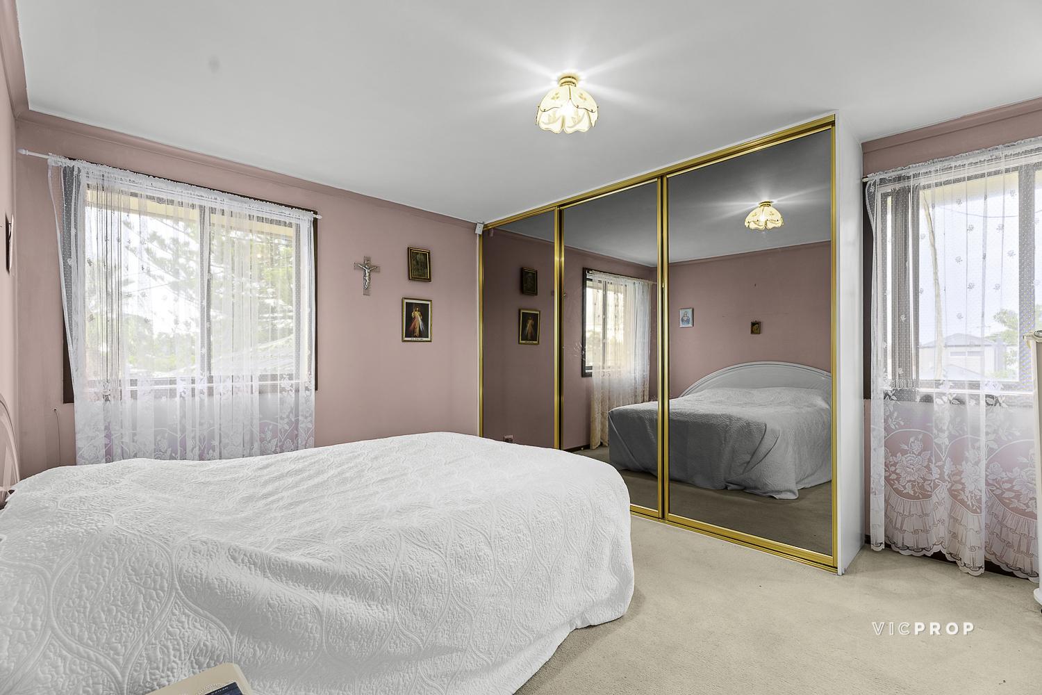 4-bedroom house at 43 OBERON AVENUE, St Albans VIC 3021, Brimbank, Victoria