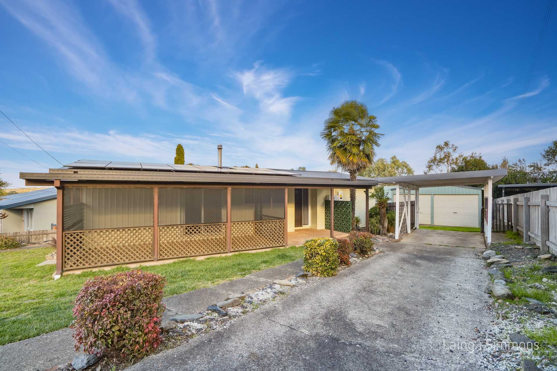 10 COLLEGE AVENUE, Armidale NSW 2350 - Image 1