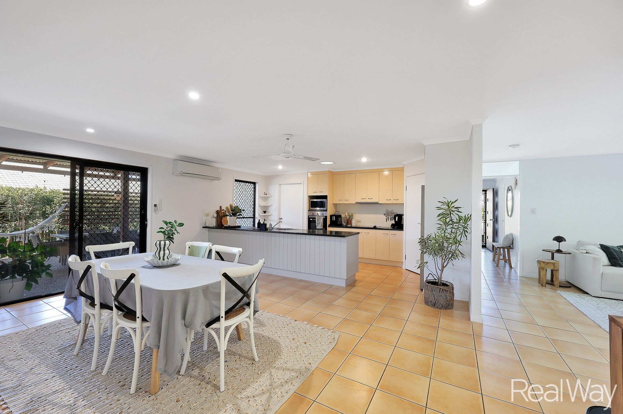 23 BIRCHDALE DRIVE, Bargara QLD 4670 - Image 8
