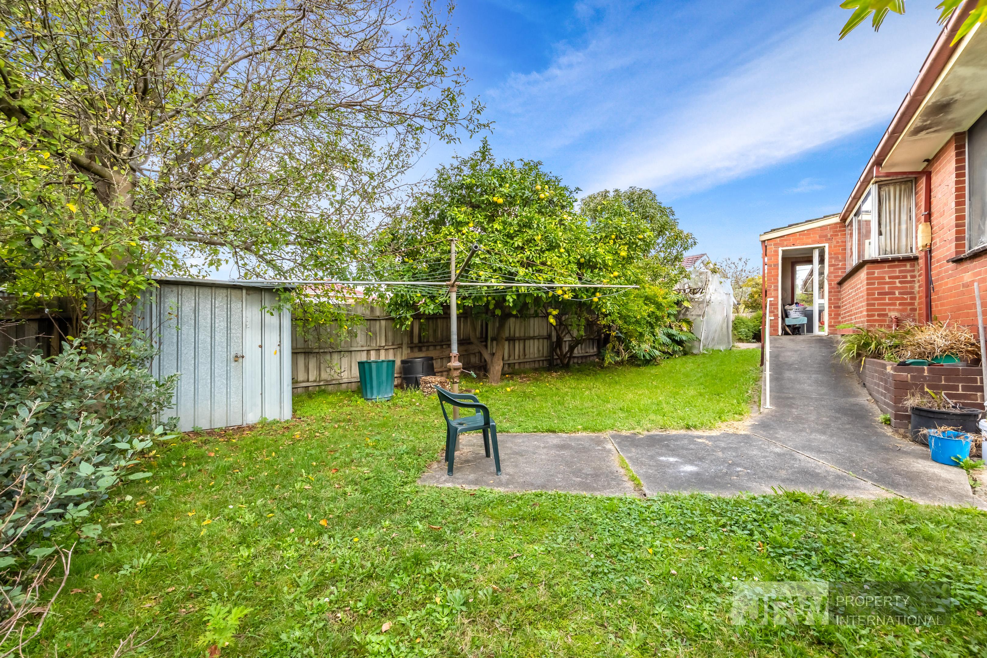 33 IRELAND AVENUE, Wantirna South VIC 3152 - Image 5