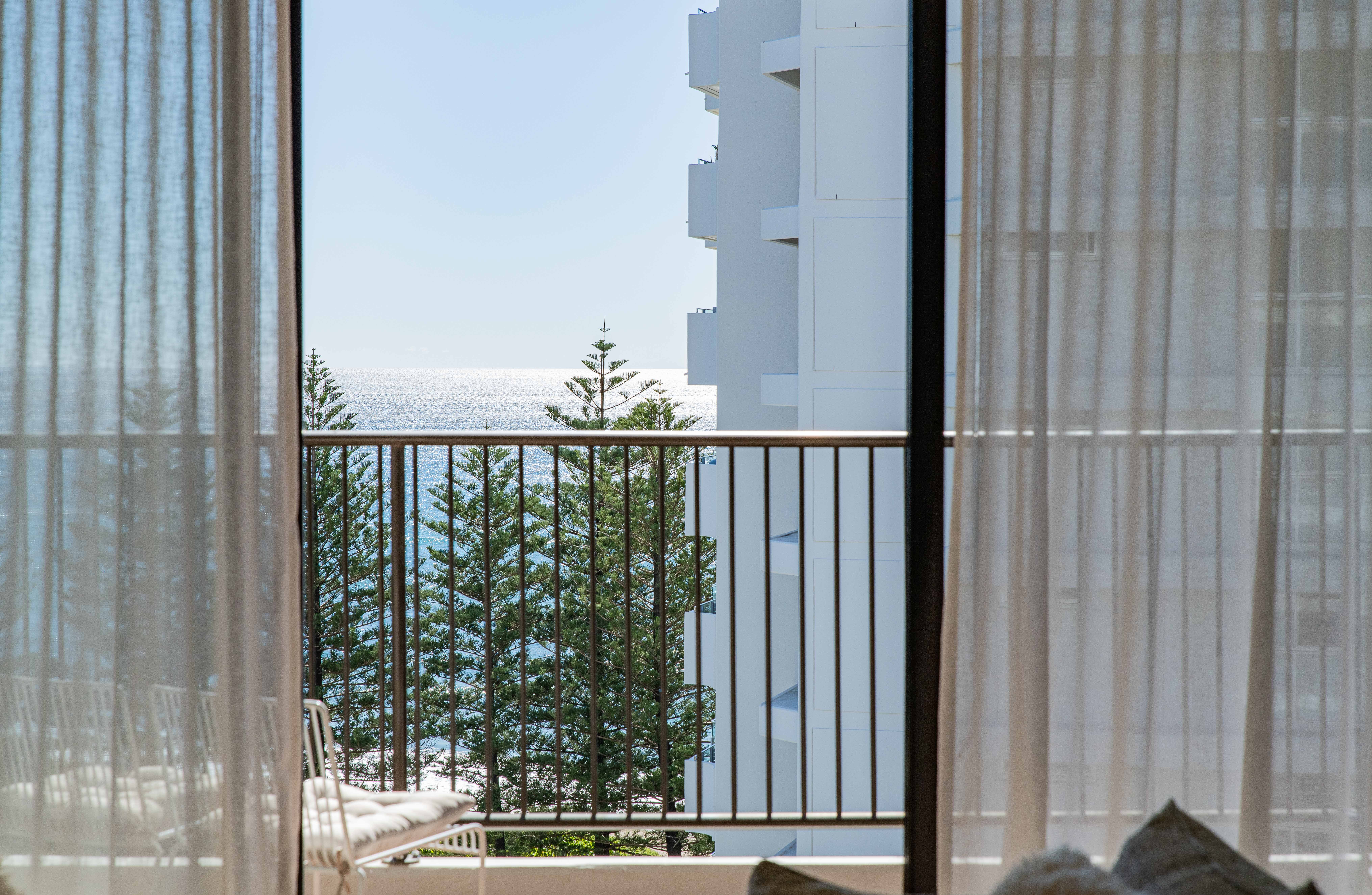 41 1941 GOLD COAST HIGHWAY, BURLEIGH HEADS QLD 4220 - Image 2