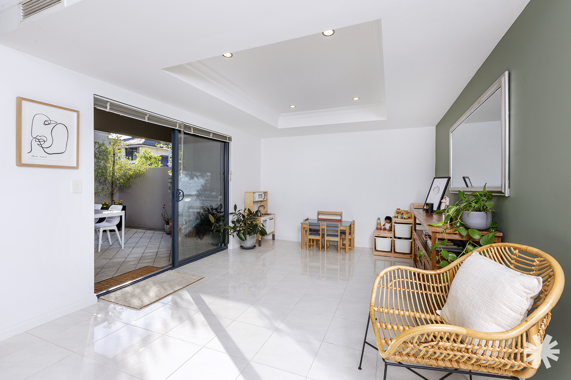 98 Surrey Road, Rivervale, WA 6103 - Image 9