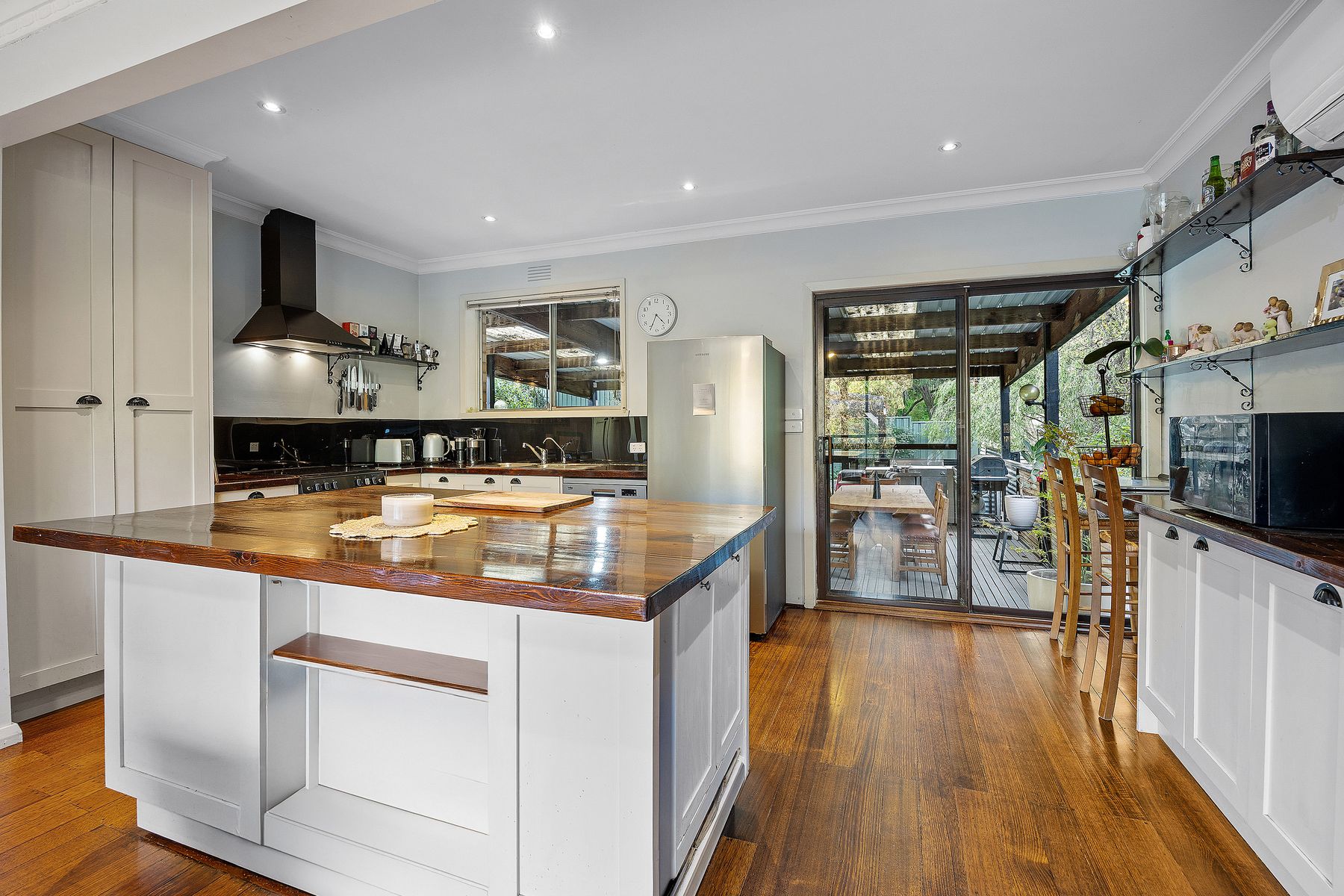 10 MILTON AVENUE, Spring Gully VIC 3550 - Image 2